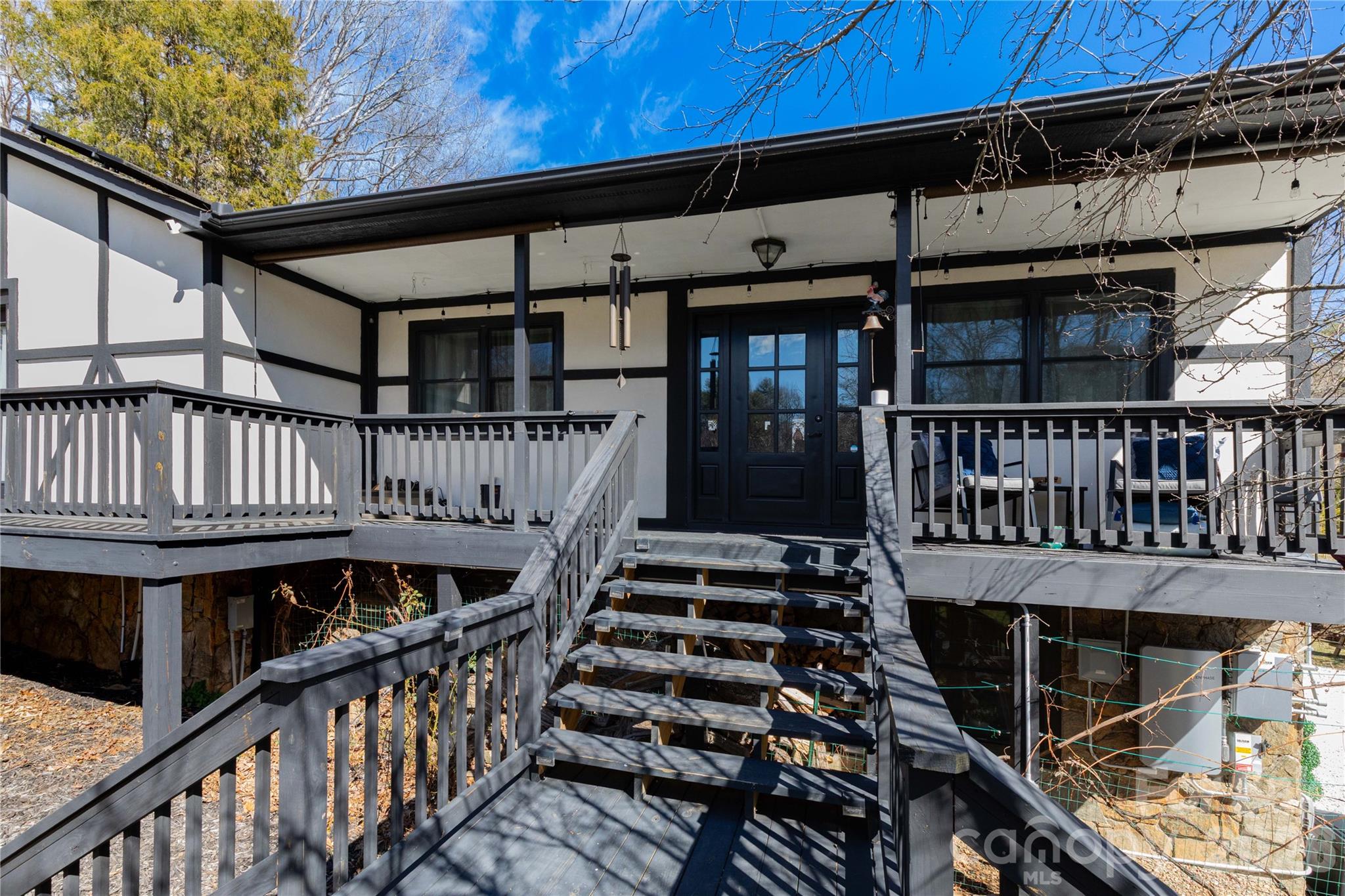 5 Northlake Drive — Weaverville