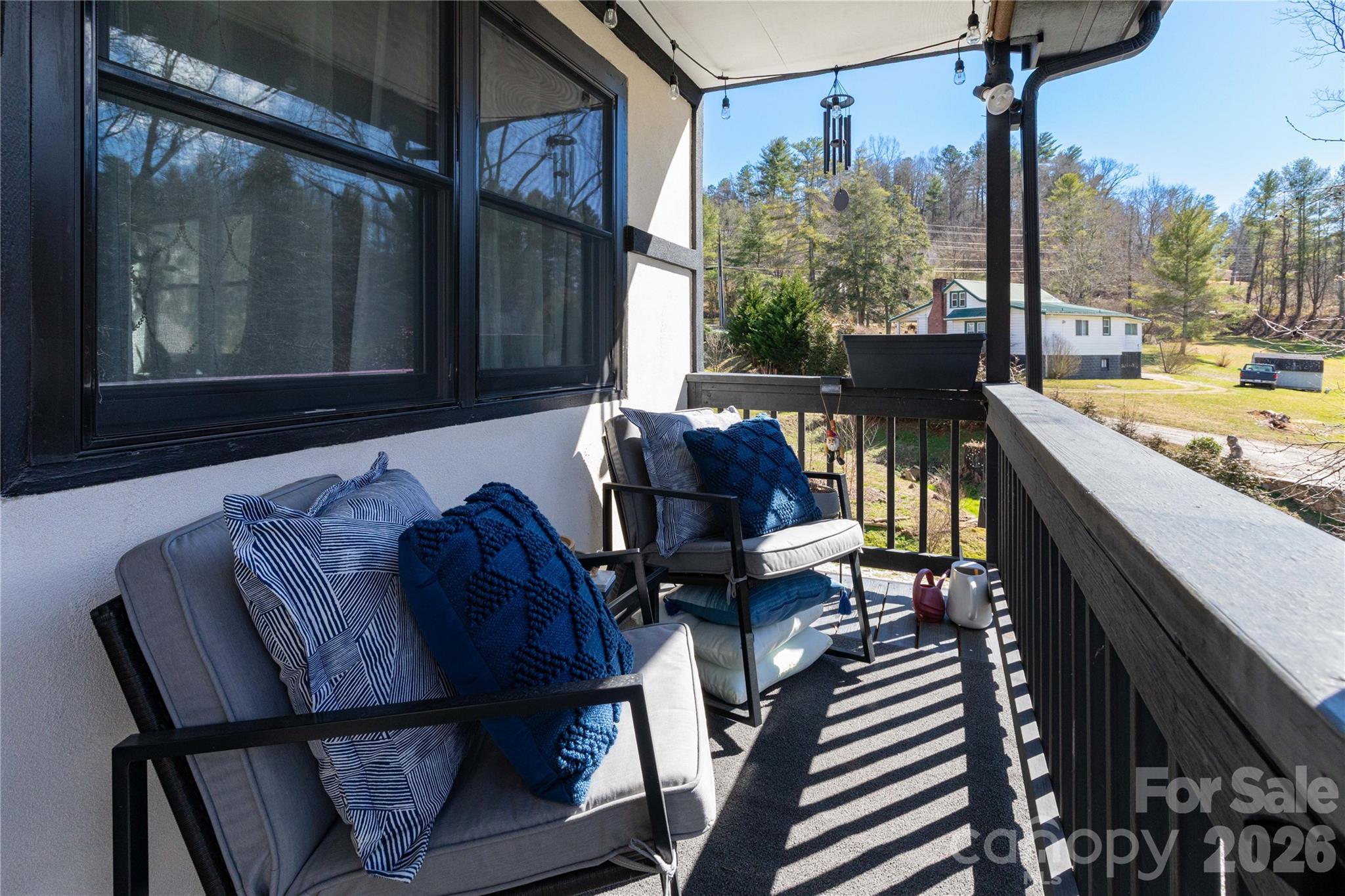 5 Northlake Drive — Weaverville