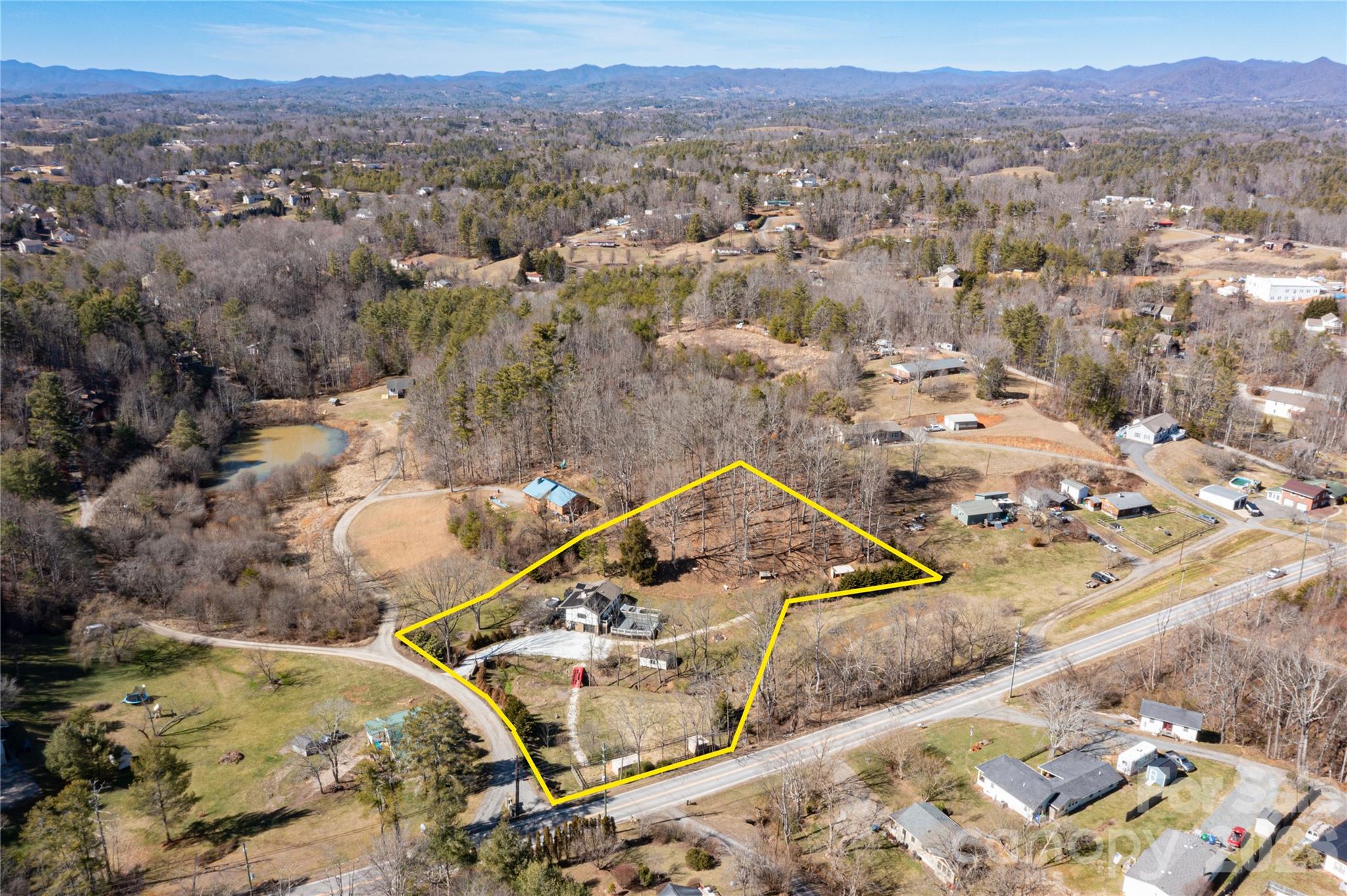 5 Northlake Drive — Weaverville