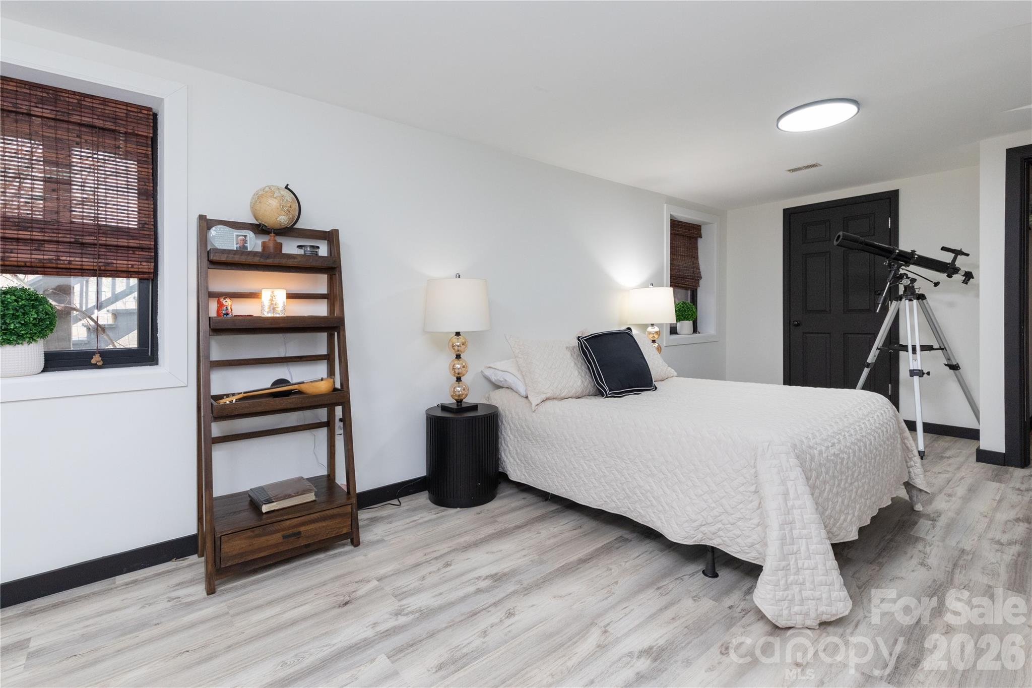 5 Northlake Drive — Weaverville