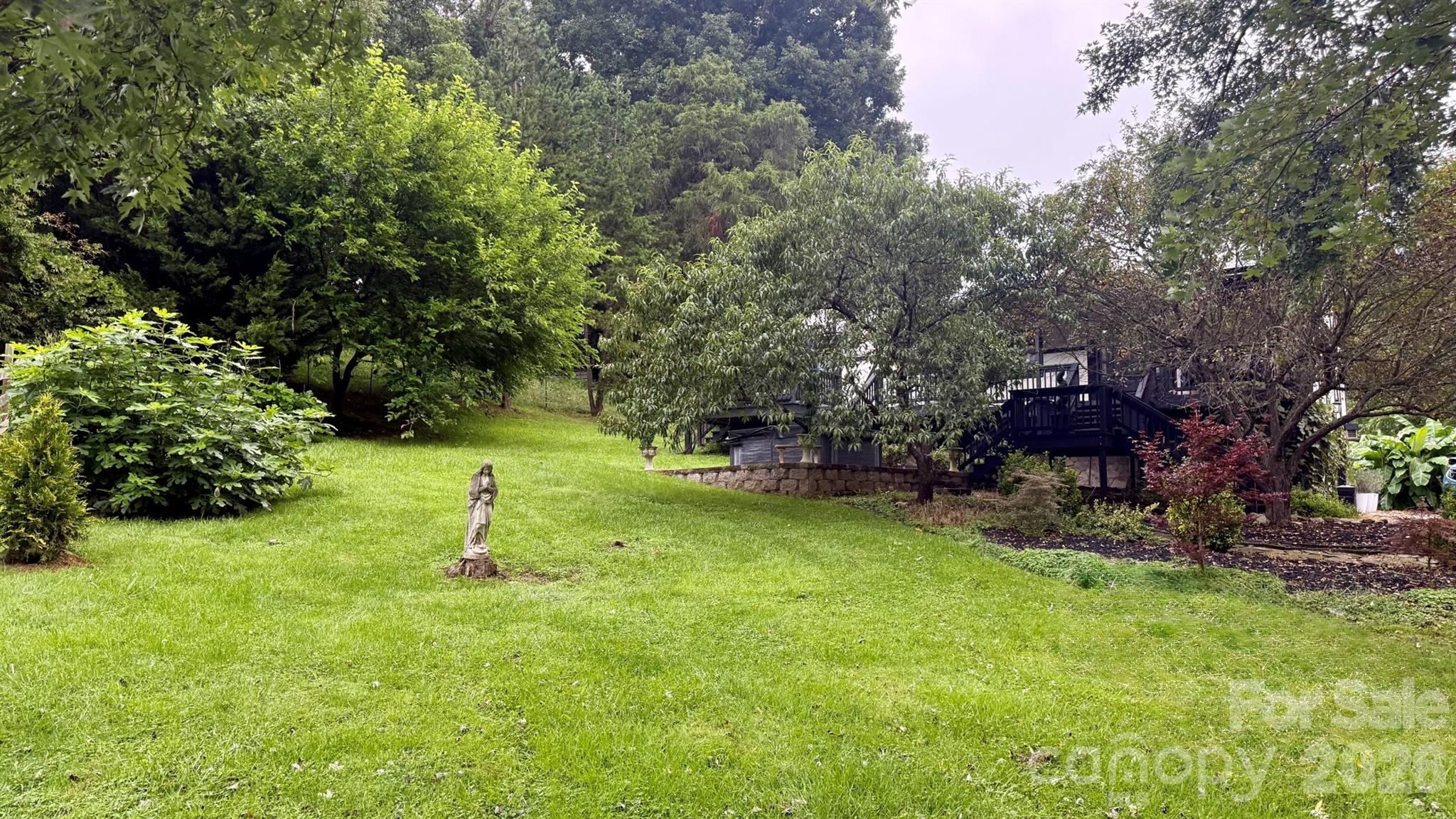 5 Northlake Drive — Weaverville
