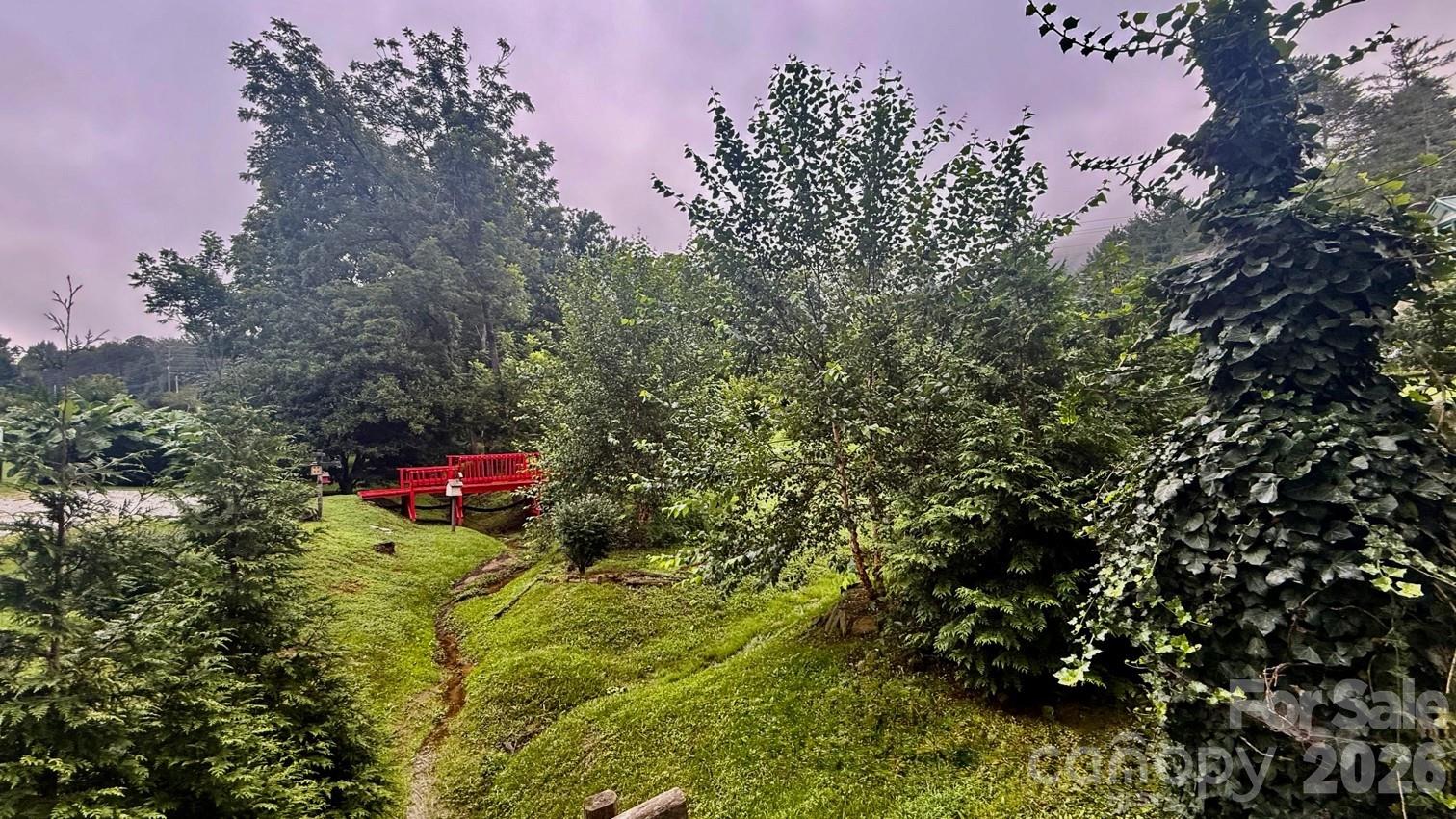 5 Northlake Drive — Weaverville