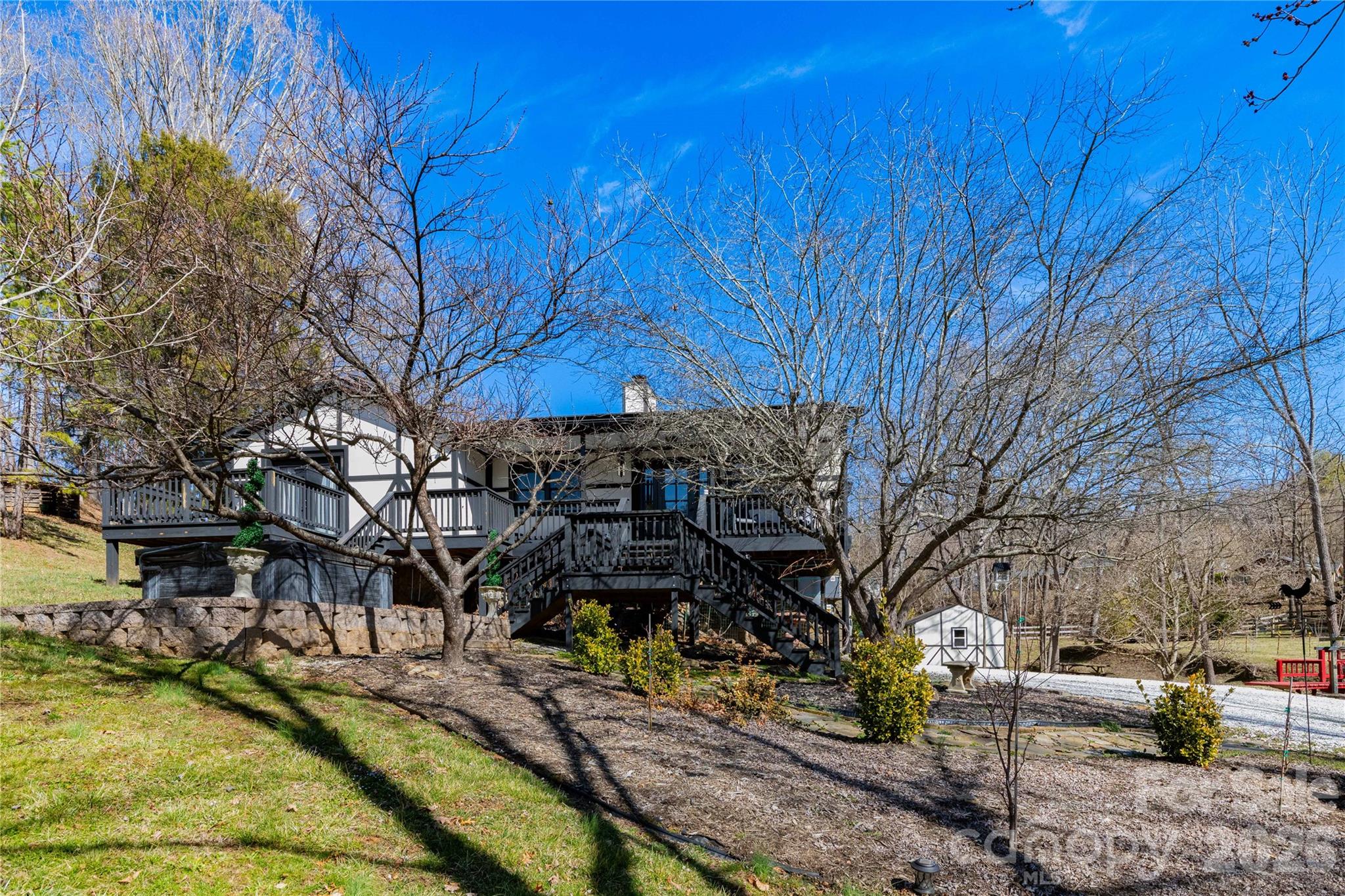 5 Northlake Drive — Weaverville