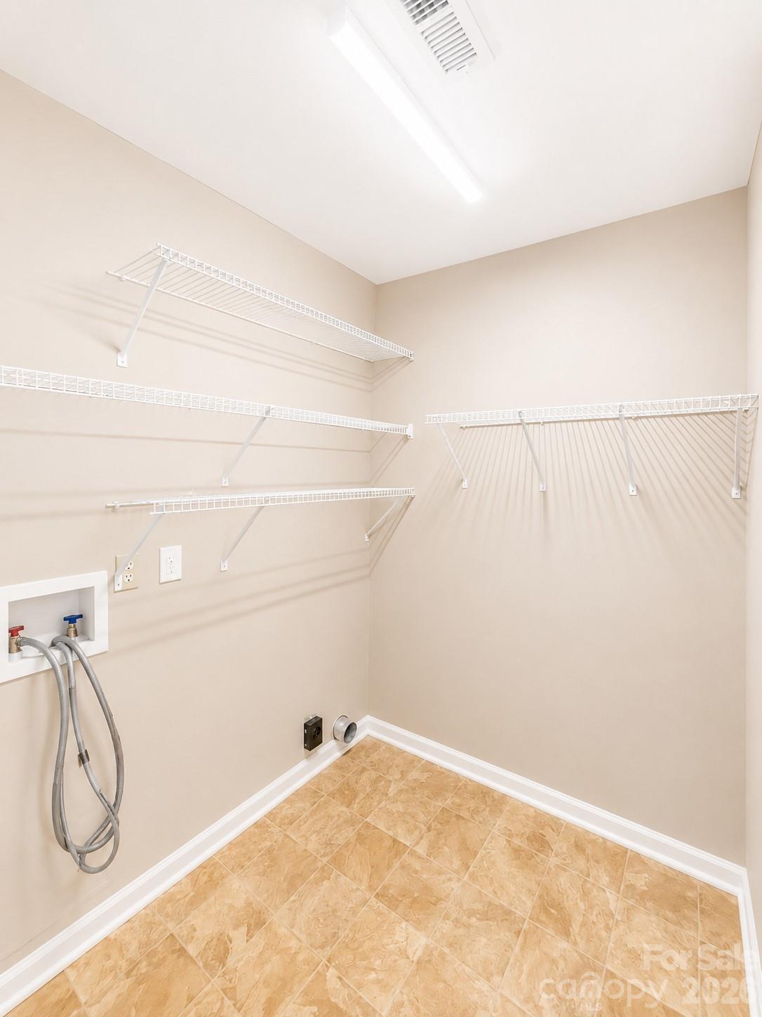6417 Spanish Moss Lane — Charlotte