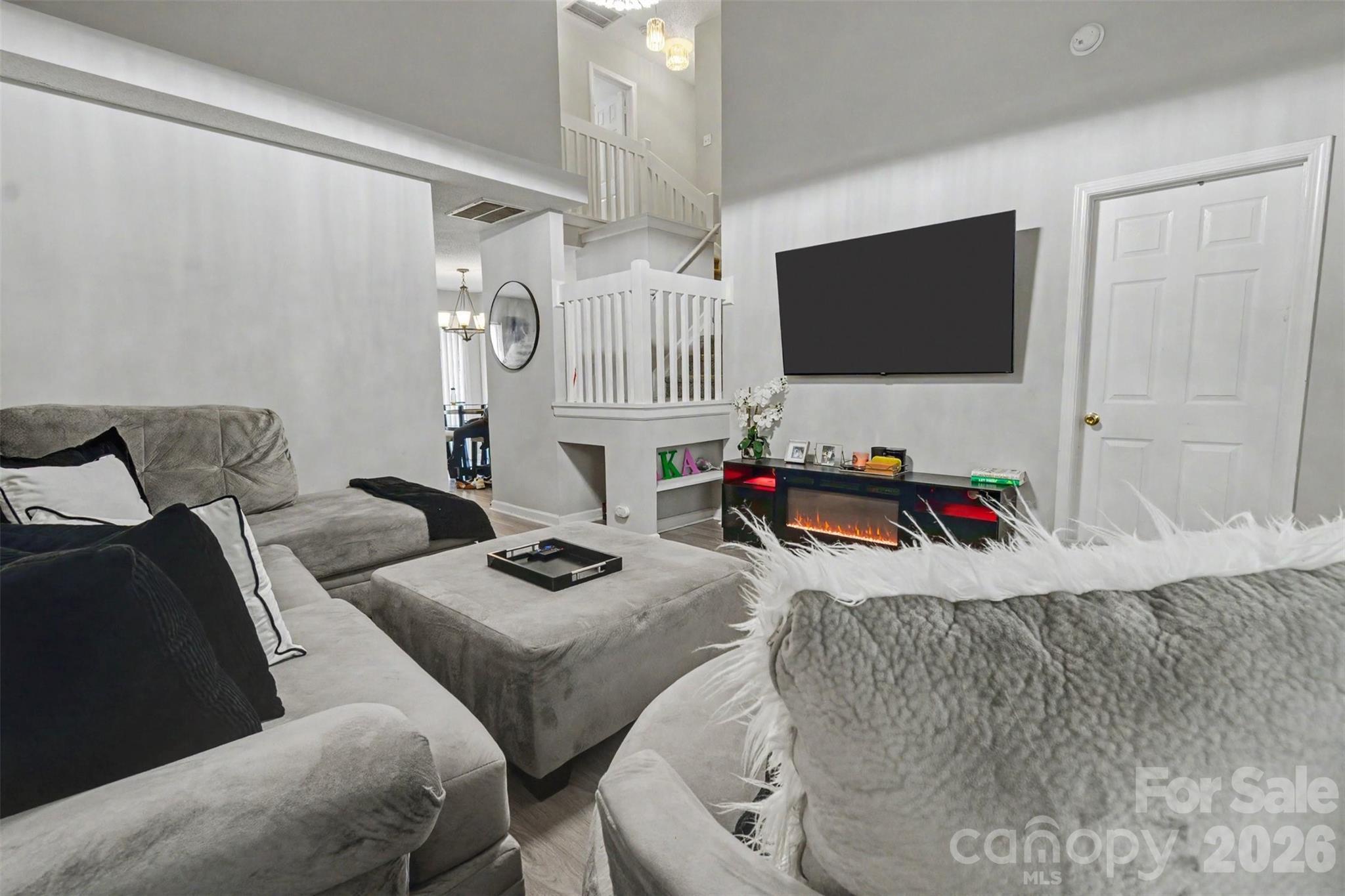 5845 Cougar Lane — Charlotte
