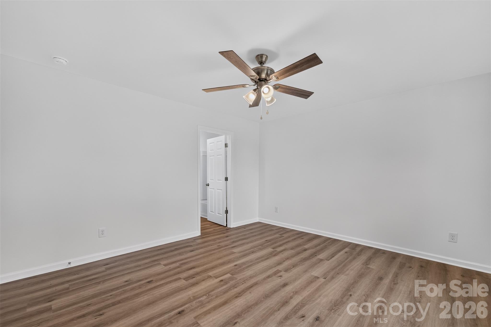 350 14th Avenue SW — Hickory