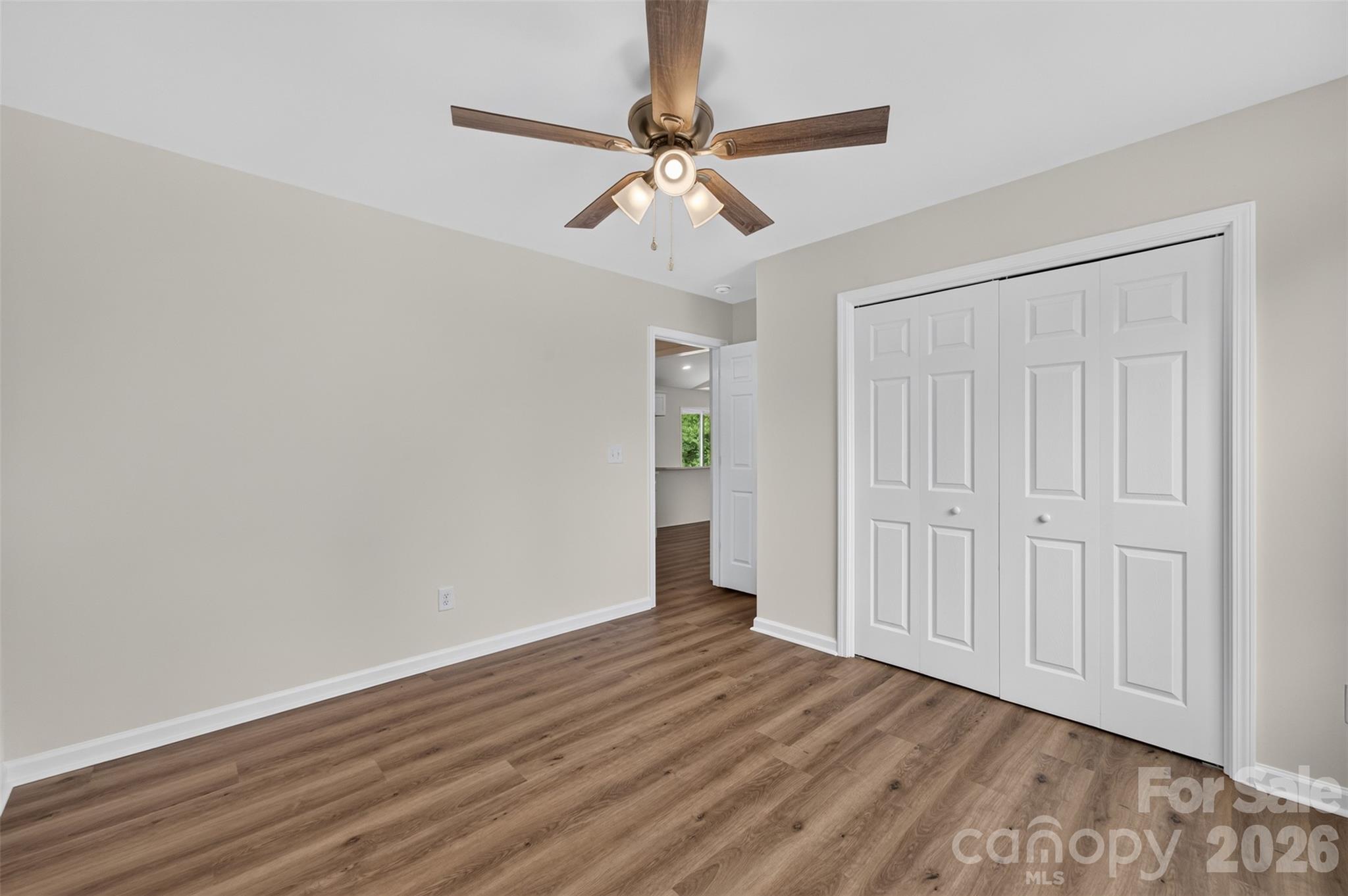 350 14th Avenue SW — Hickory