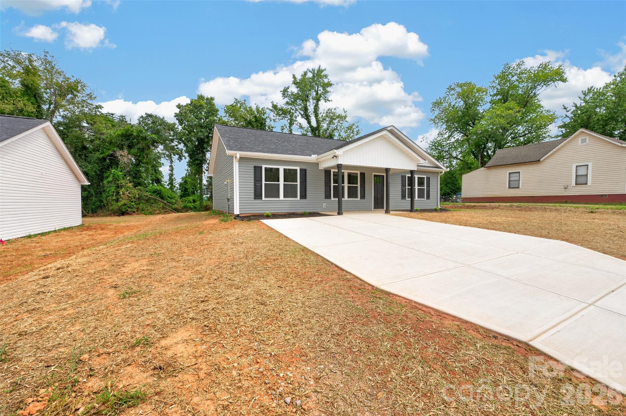 350 14th Avenue SW — Hickory