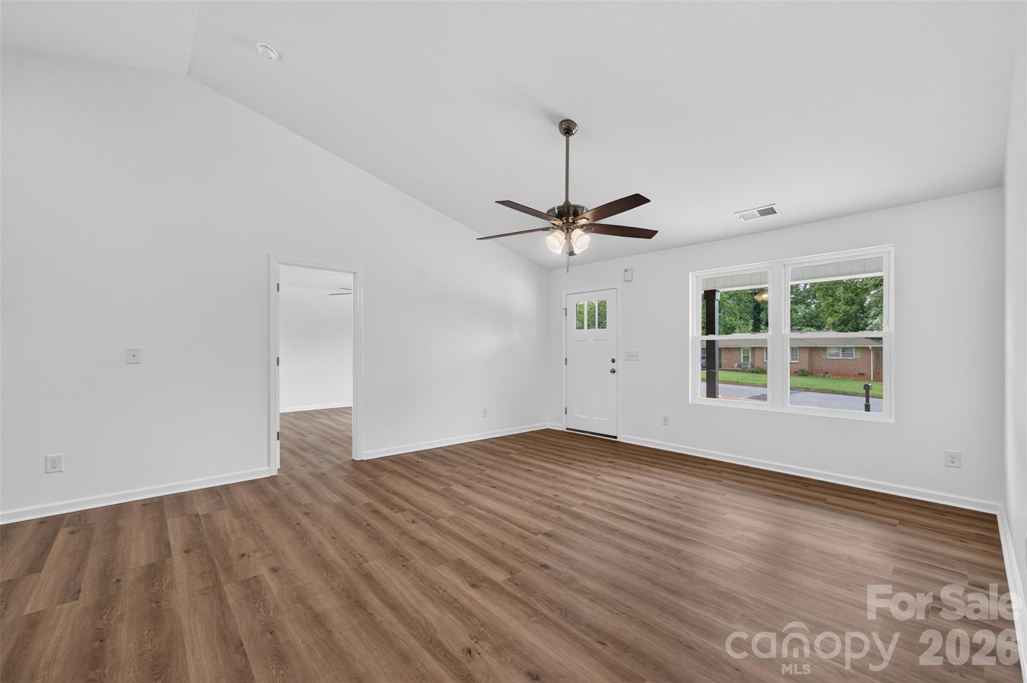 350 14th Avenue SW — Hickory