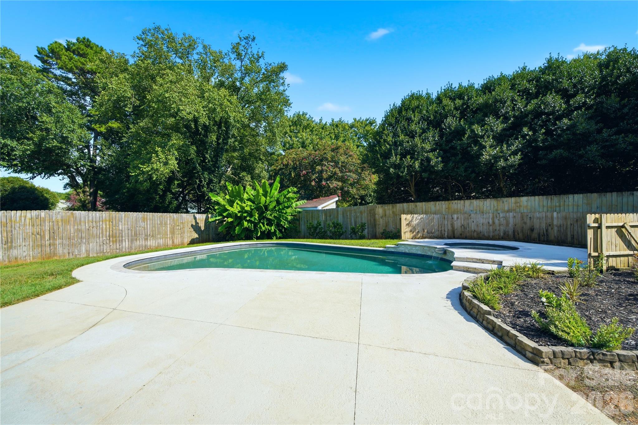 9028 Agnes Park Lane — Huntersville