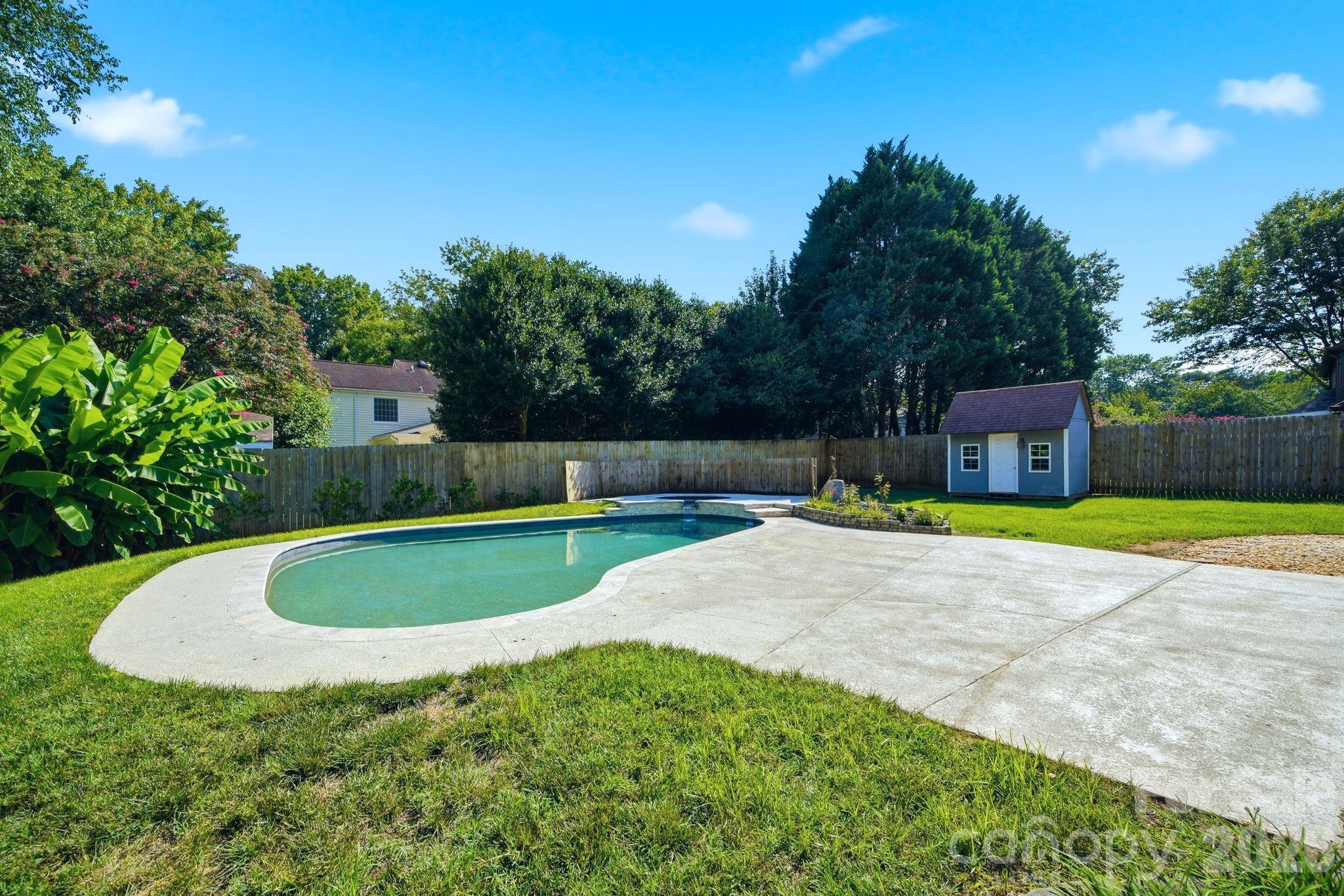 9028 Agnes Park Lane — Huntersville