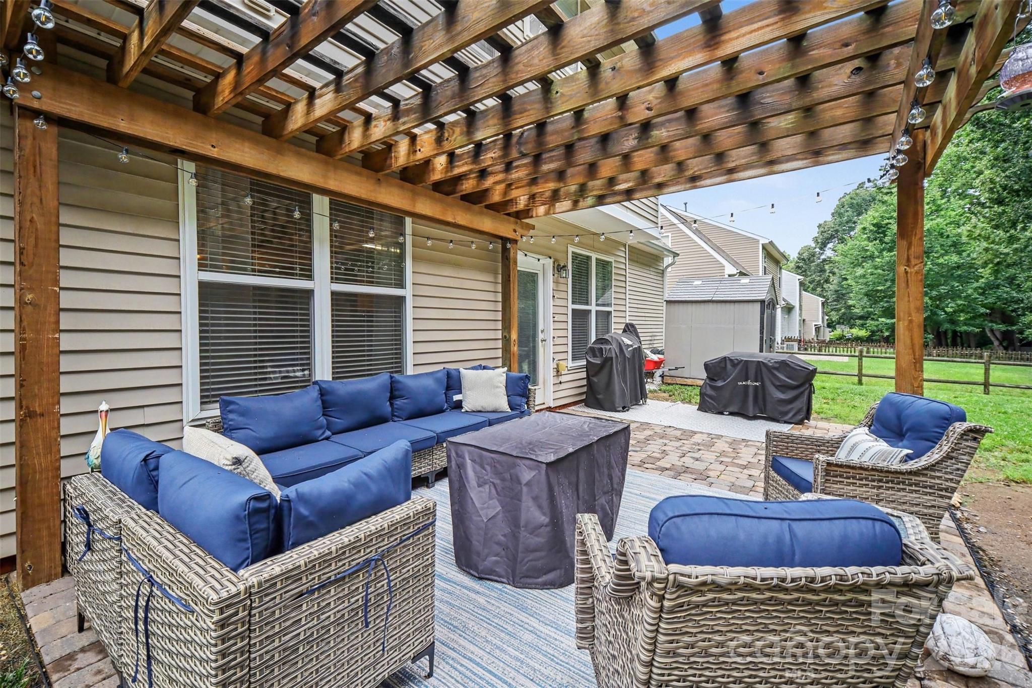 7856 Rolling Meadows Lane — Huntersville