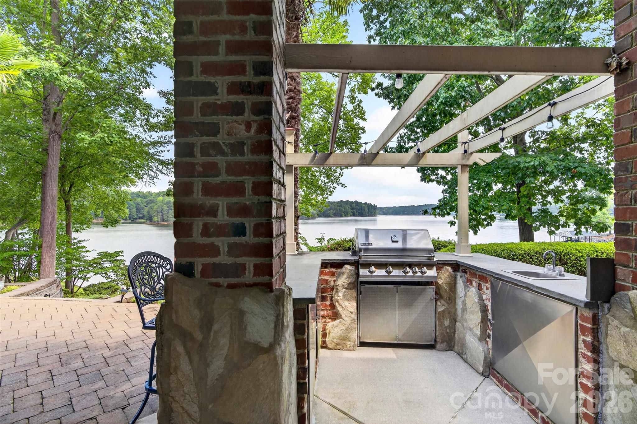 222 April Road — Troutman