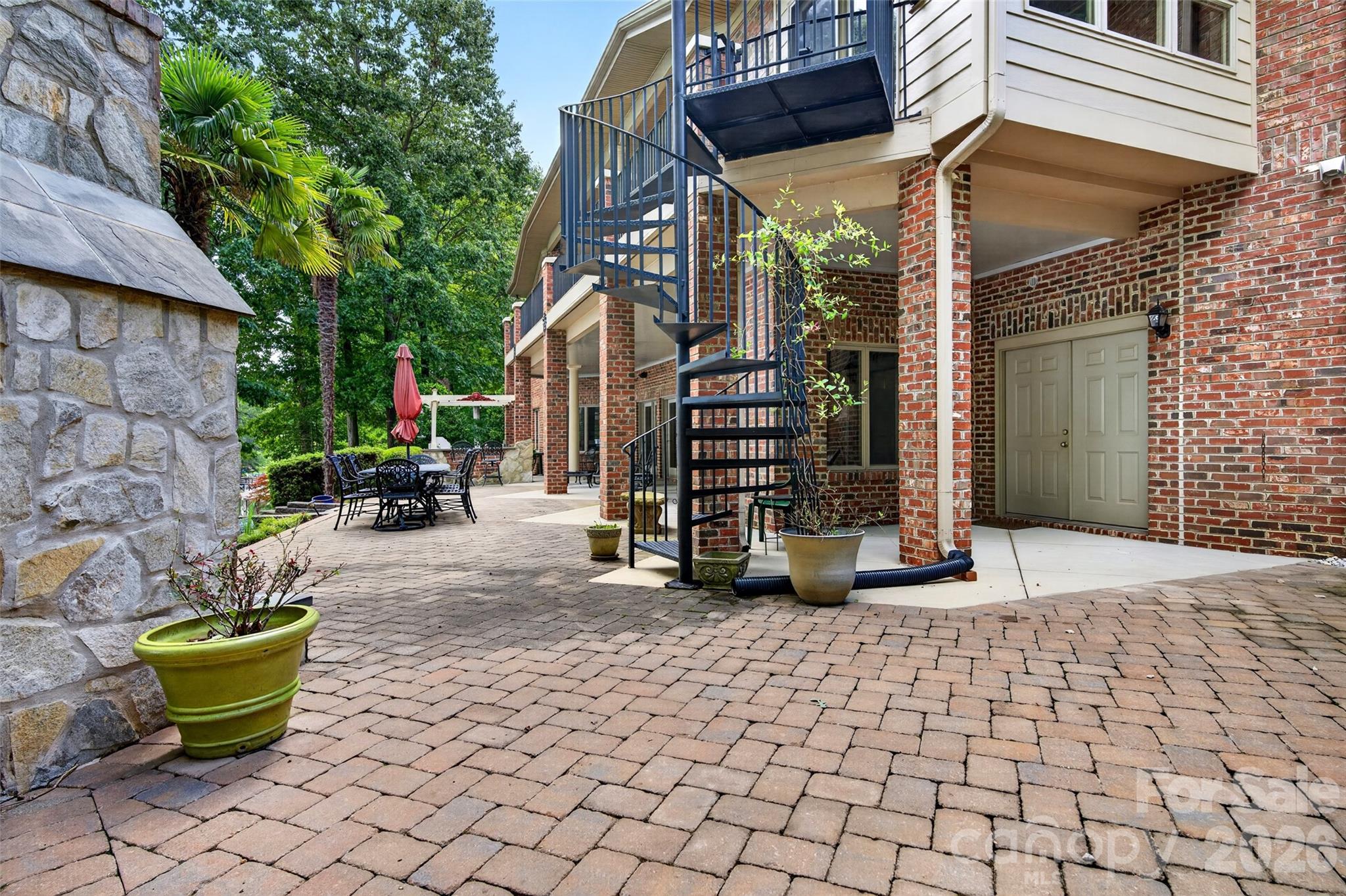 222 April Road — Troutman
