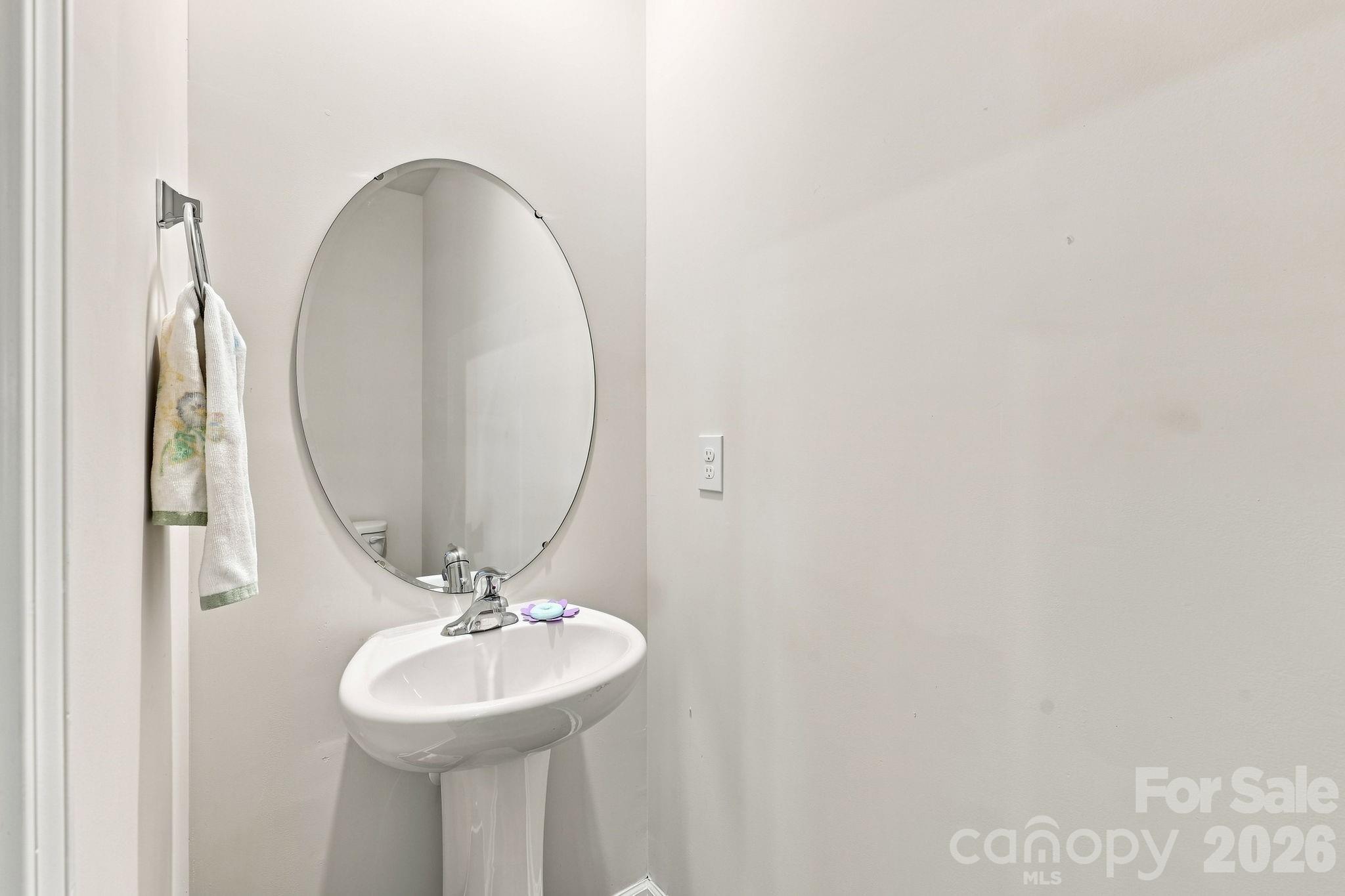 8133 Clairwood Drive — Charlotte
