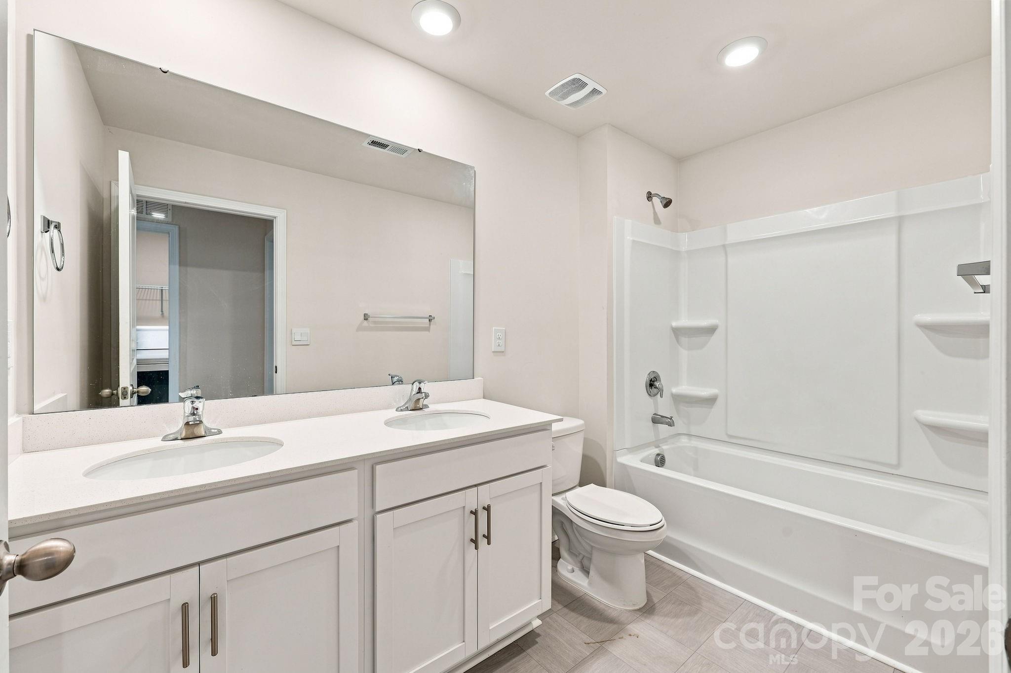 8133 Clairwood Drive — Charlotte