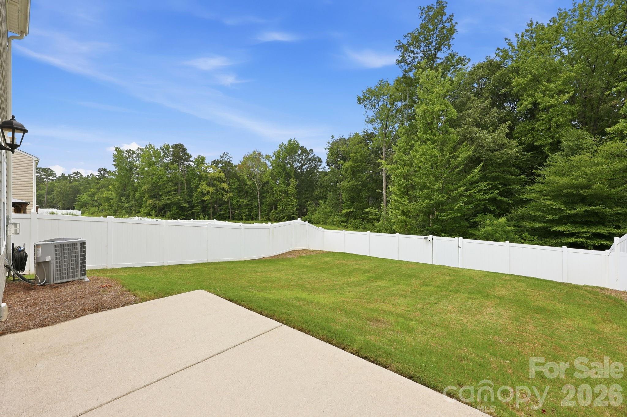 8133 Clairwood Drive — Charlotte