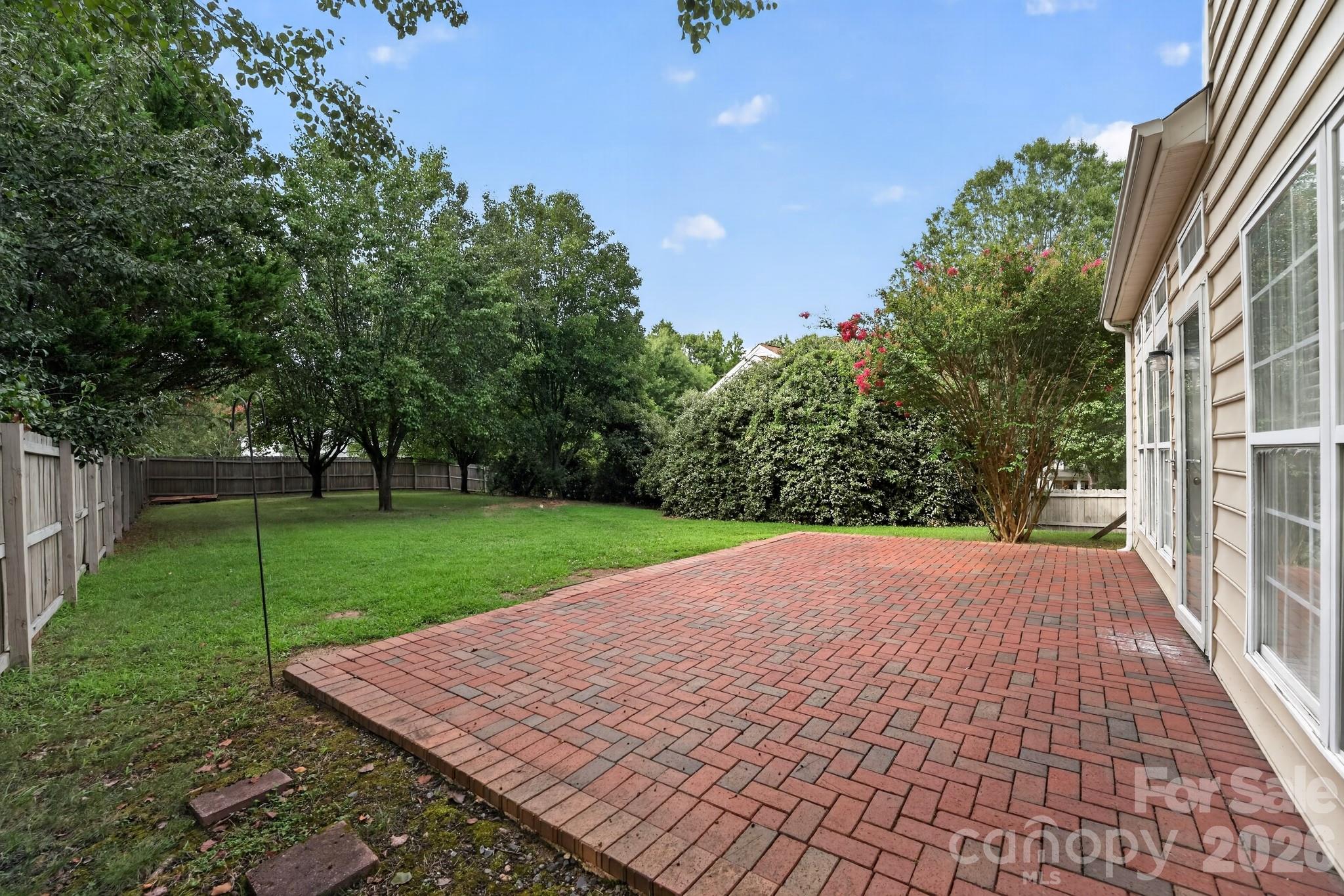 8220 Upsall Court — Charlotte