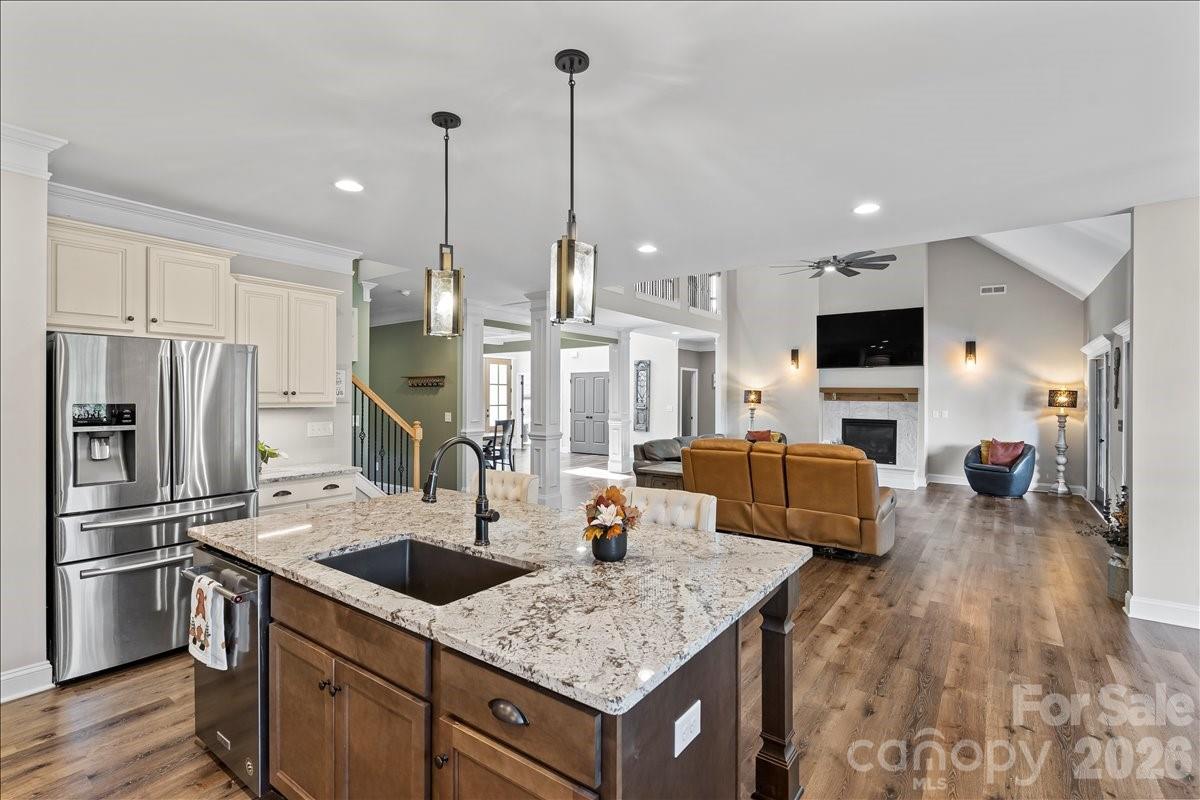 2915 S Point Road — Belmont