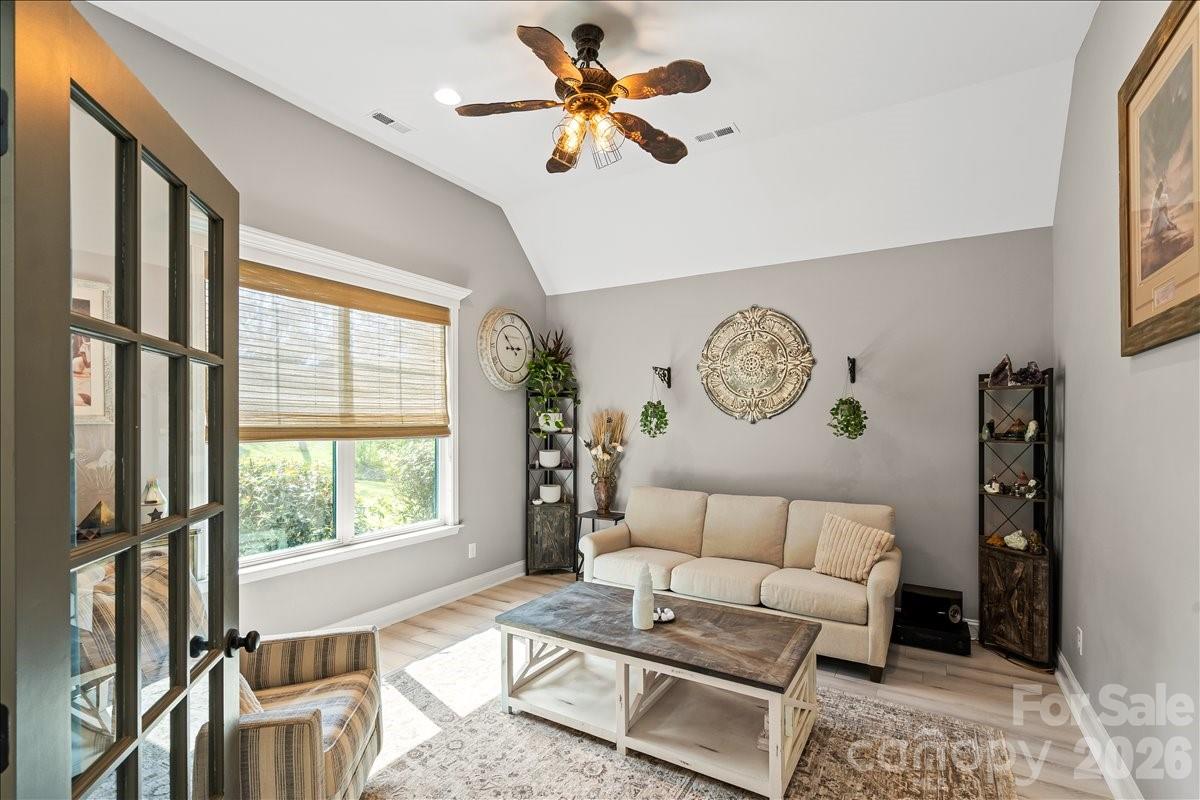 2915 S Point Road — Belmont