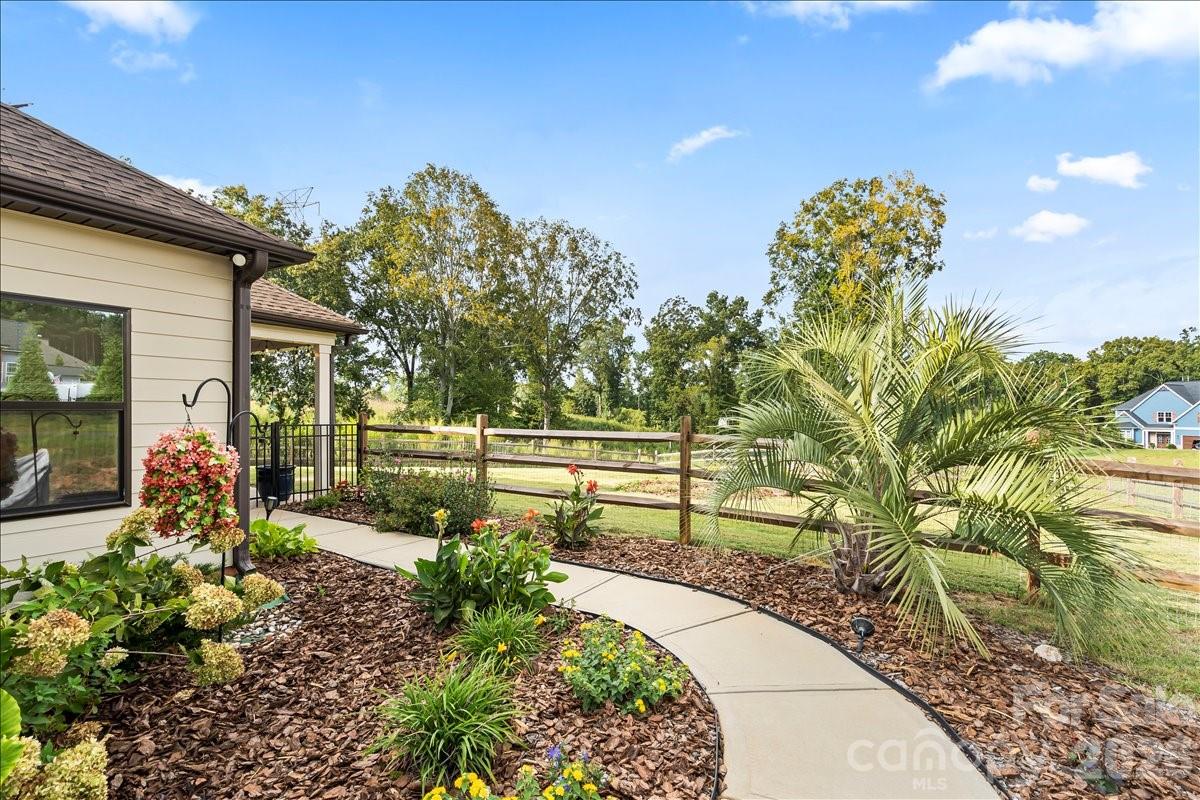 2915 S Point Road — Belmont