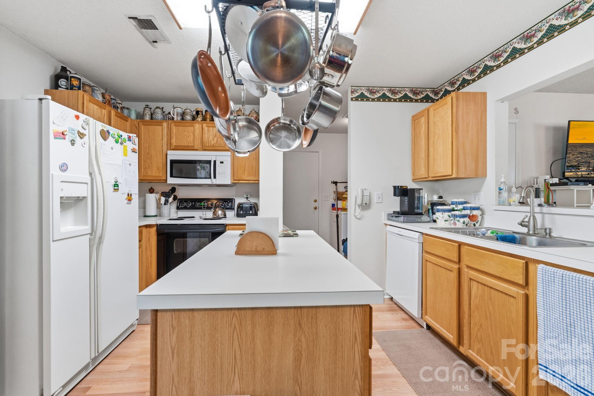 9220 Garnet Field Court — Charlotte