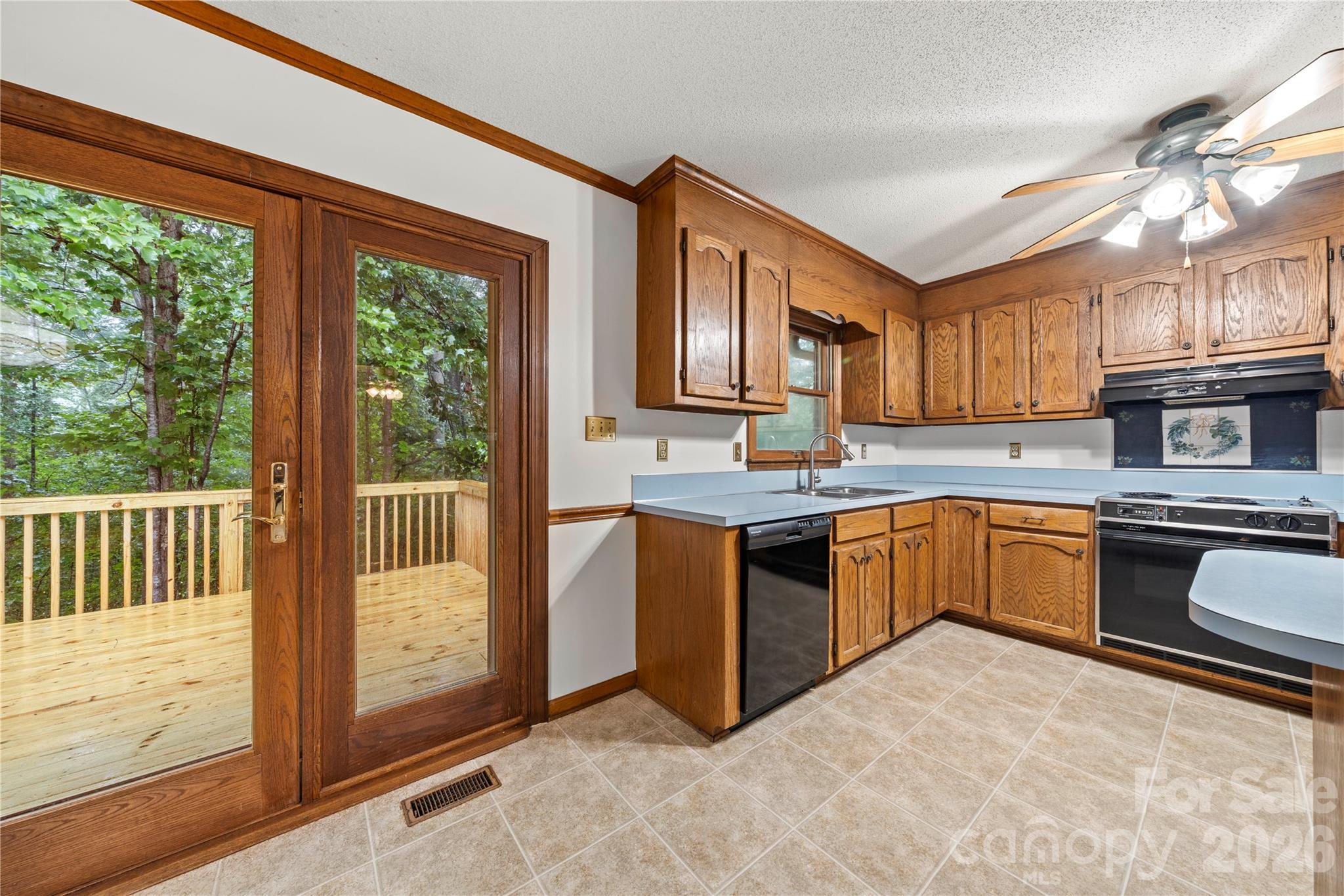 101 Magnolia Lane — Mount Holly