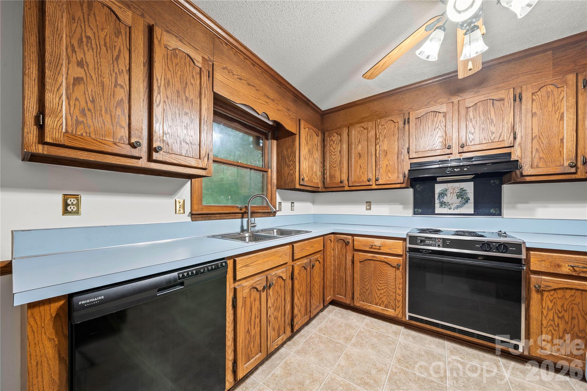 101 Magnolia Lane — Mount Holly