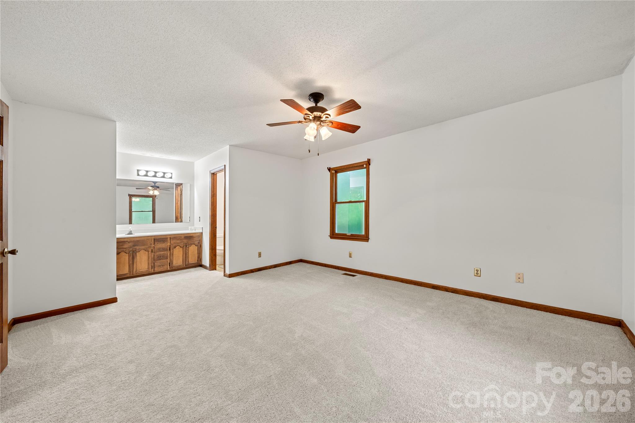 101 Magnolia Lane — Mount Holly