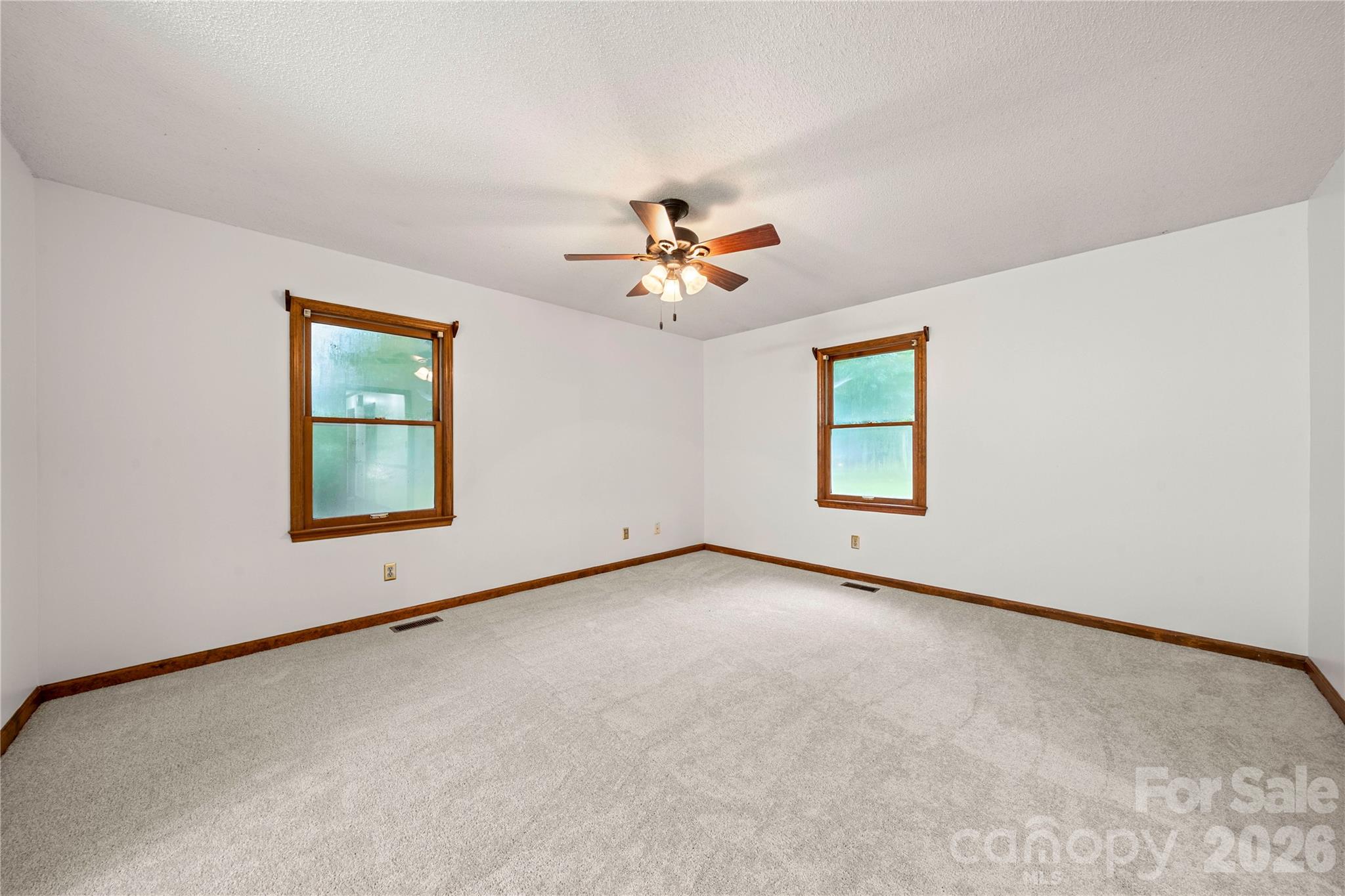 101 Magnolia Lane — Mount Holly