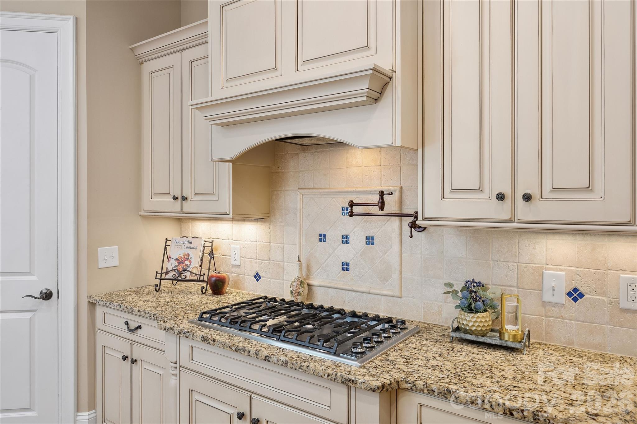 5301 Masons Ferry Road — Clover
