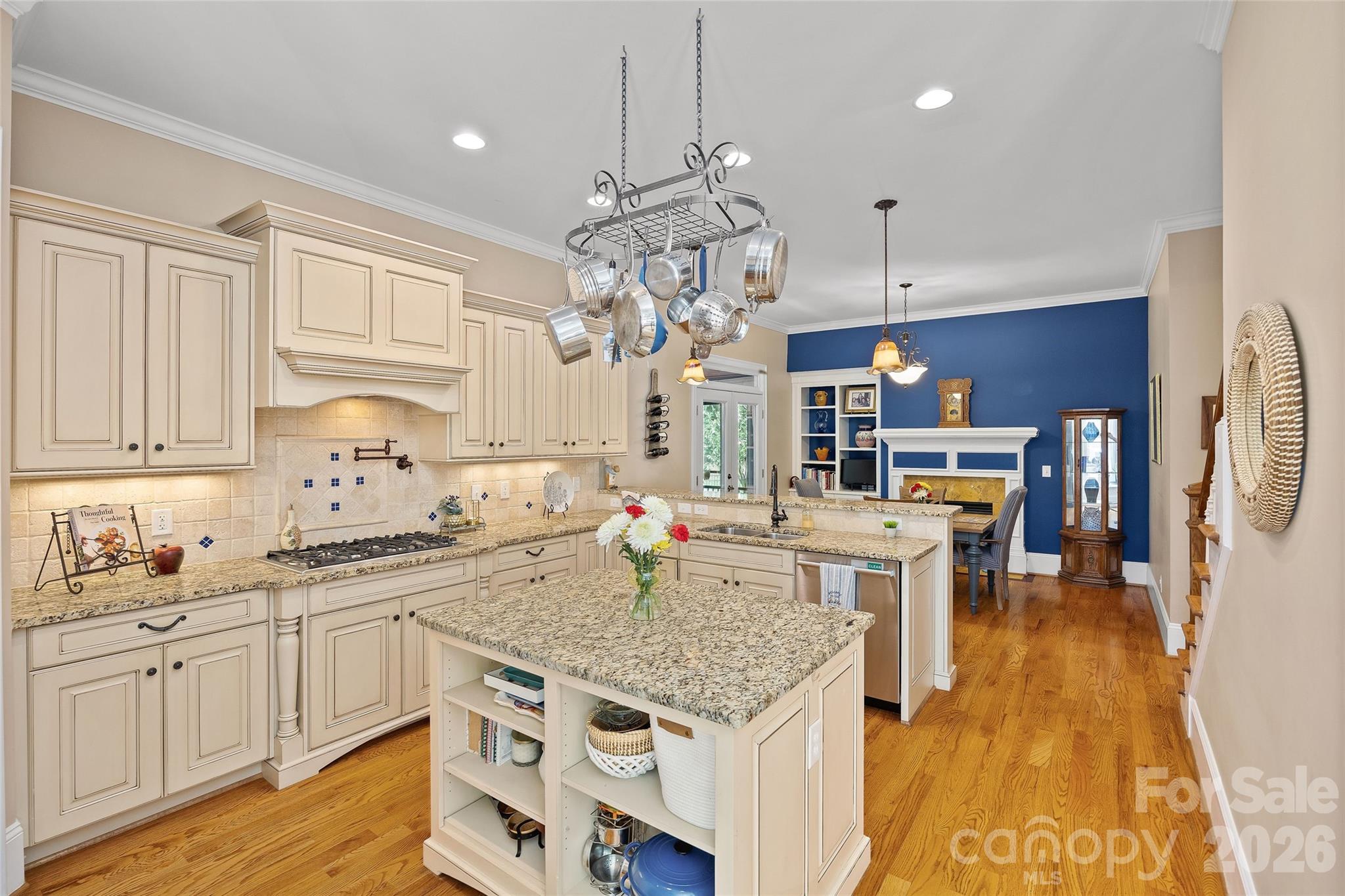 5301 Masons Ferry Road — Clover