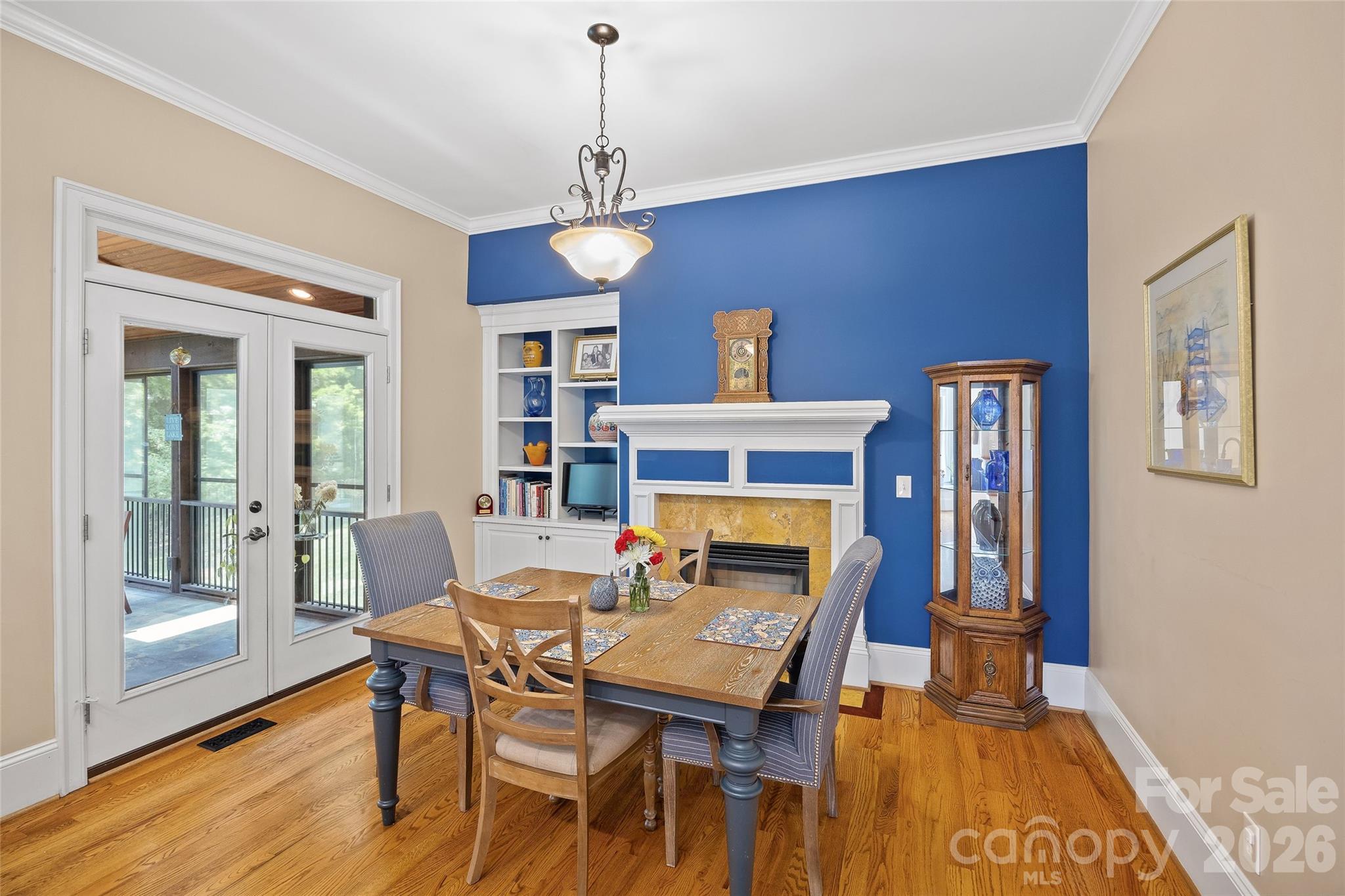 5301 Masons Ferry Road — Clover