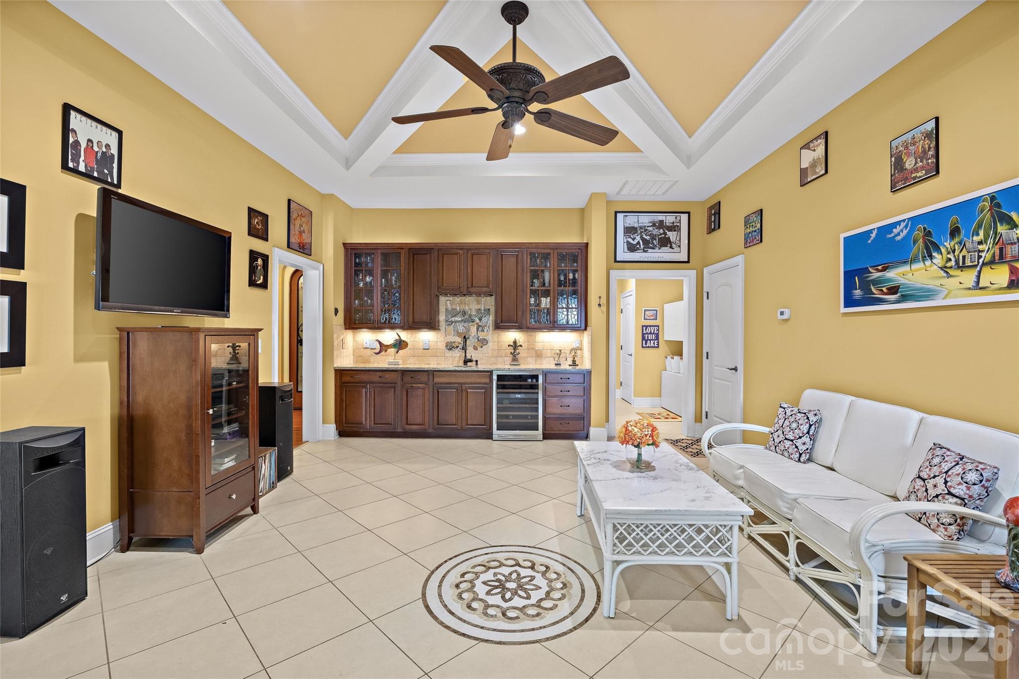 5301 Masons Ferry Road — Clover