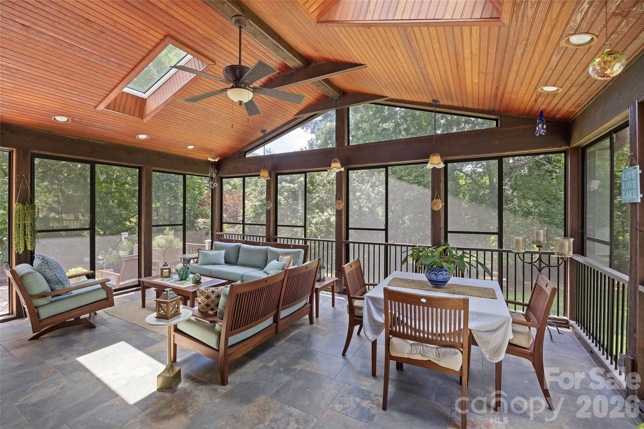 5301 Masons Ferry Road — Clover