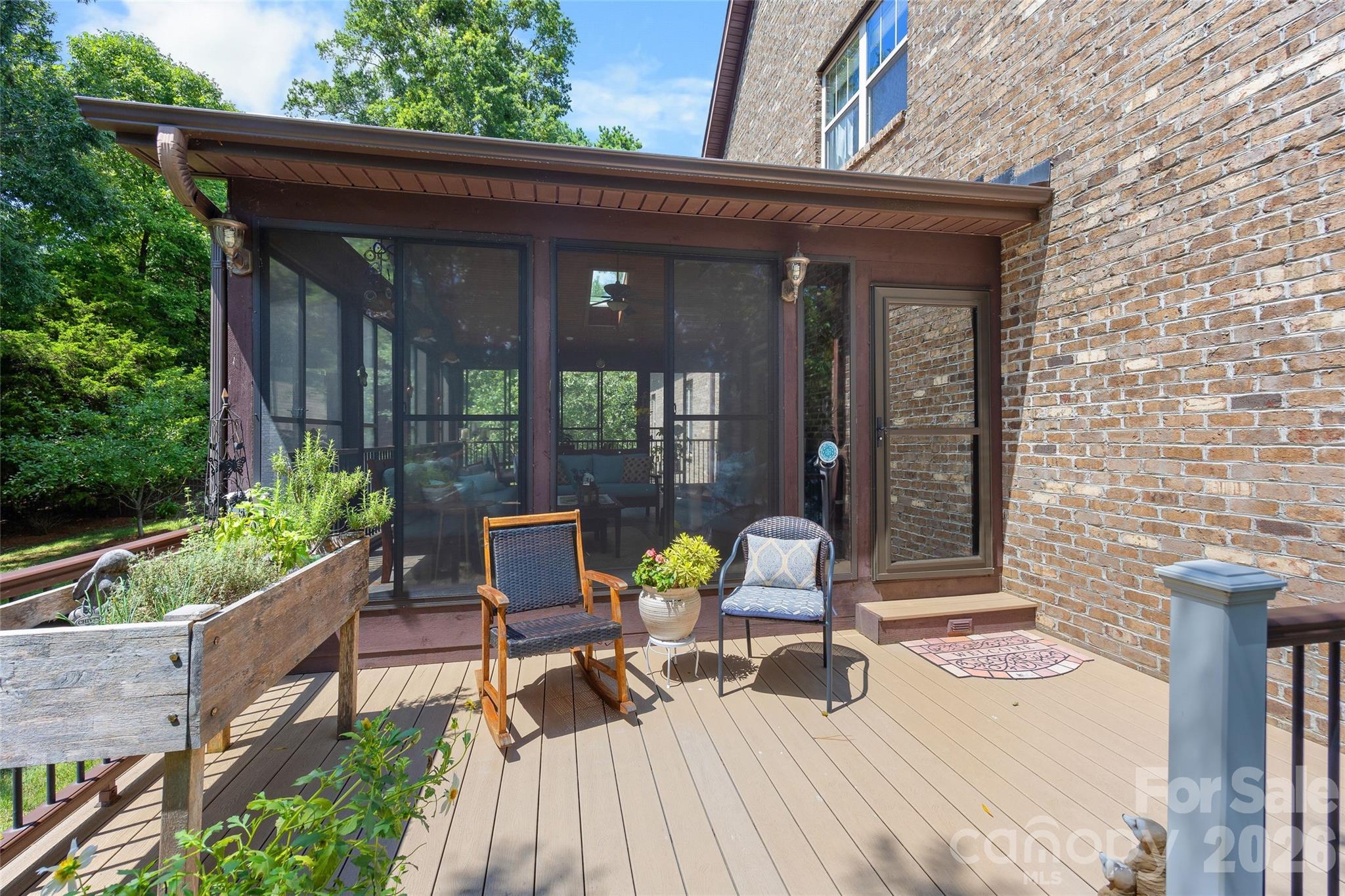 5301 Masons Ferry Road — Clover