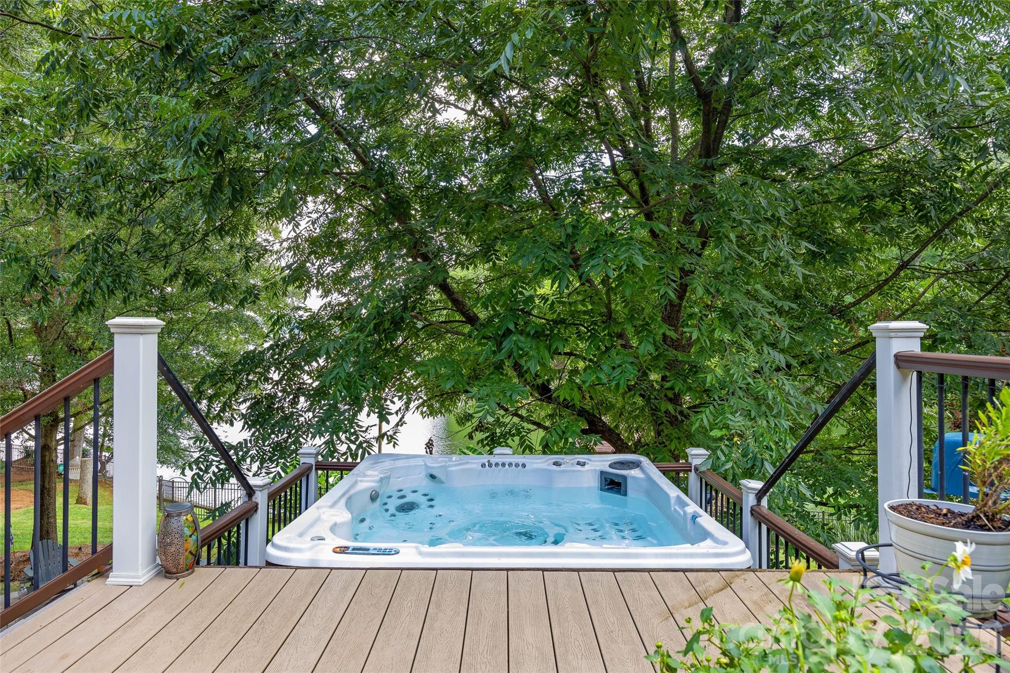 5301 Masons Ferry Road — Clover