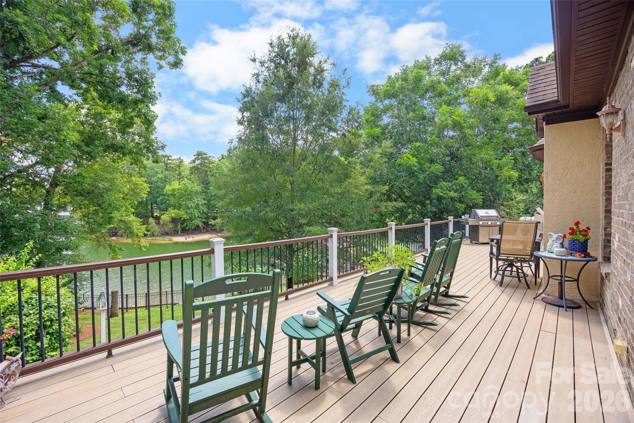 5301 Masons Ferry Road — Clover