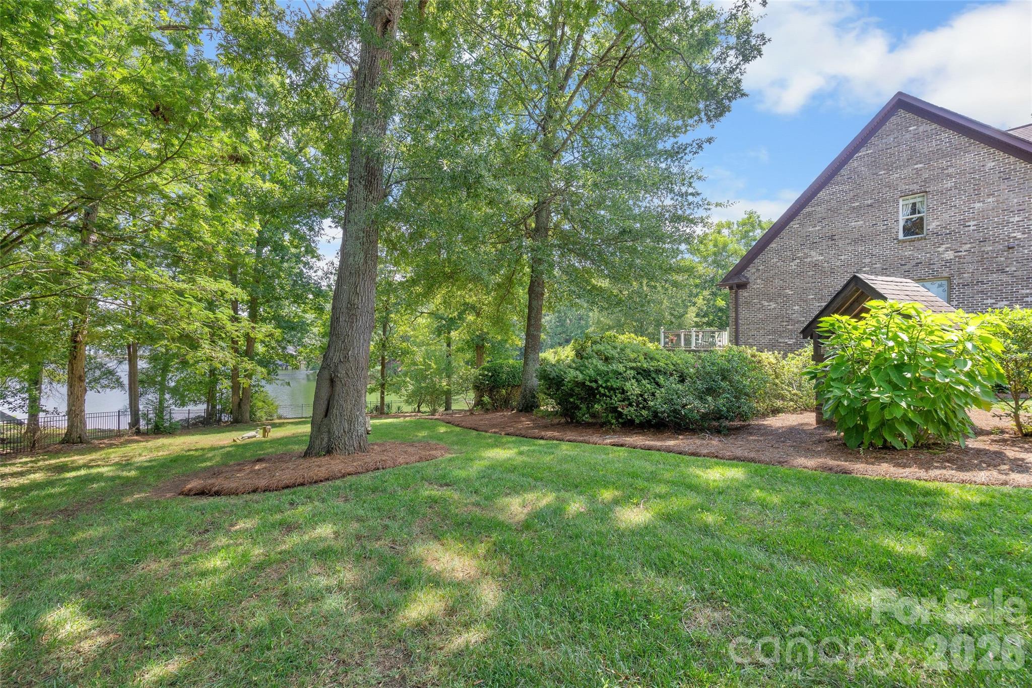 5301 Masons Ferry Road — Clover