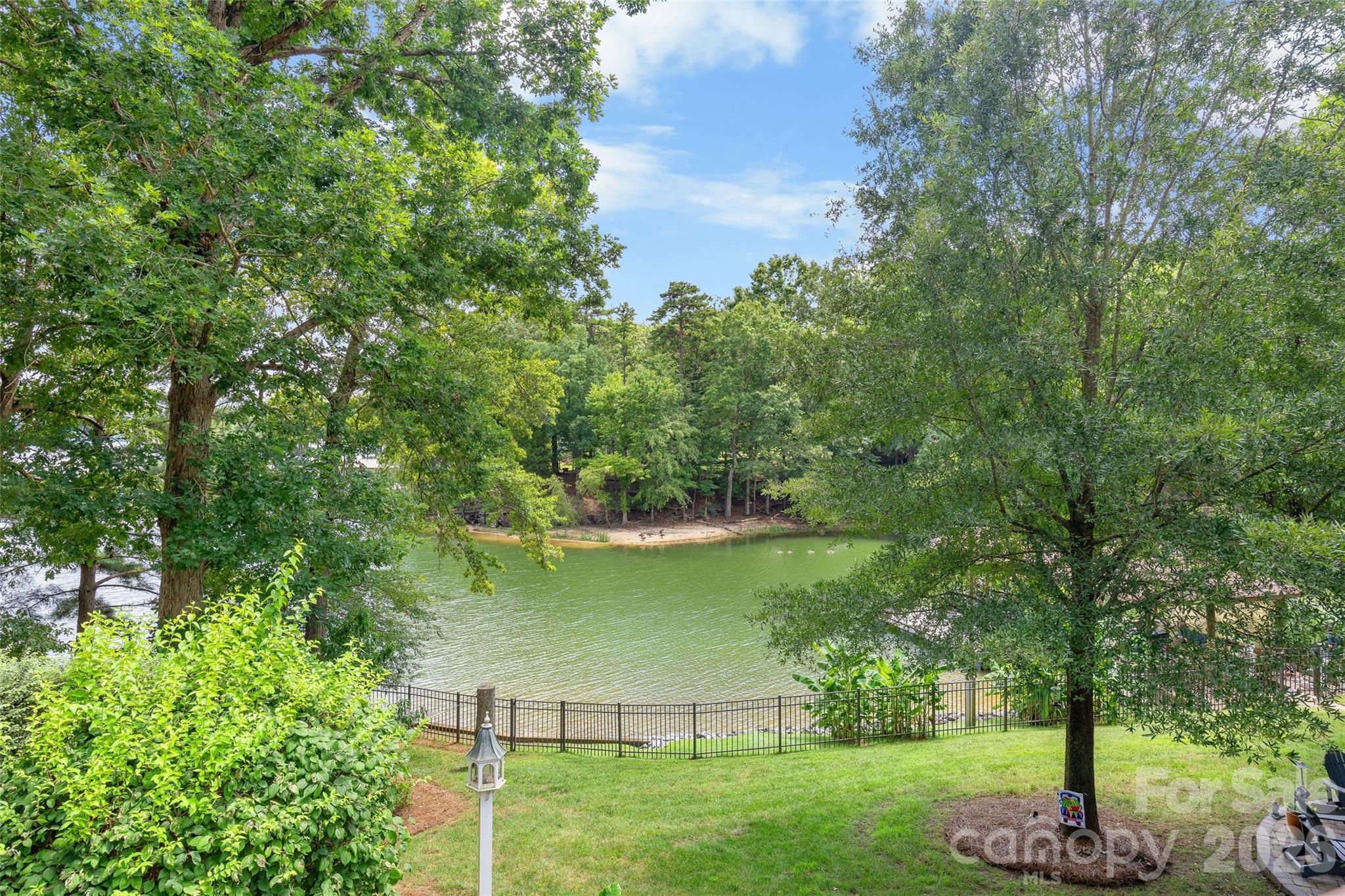 5301 Masons Ferry Road — Clover