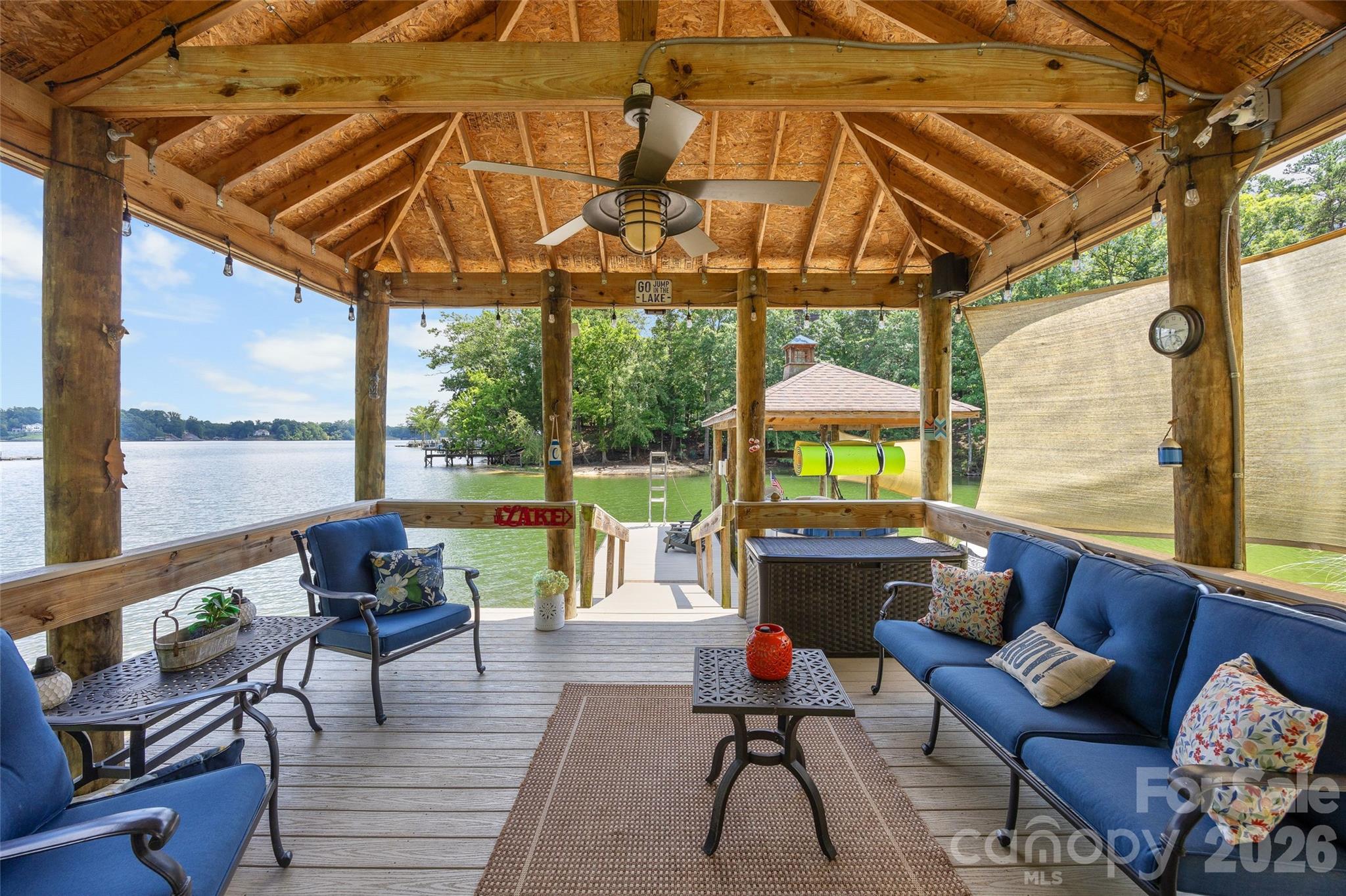 5301 Masons Ferry Road — Clover