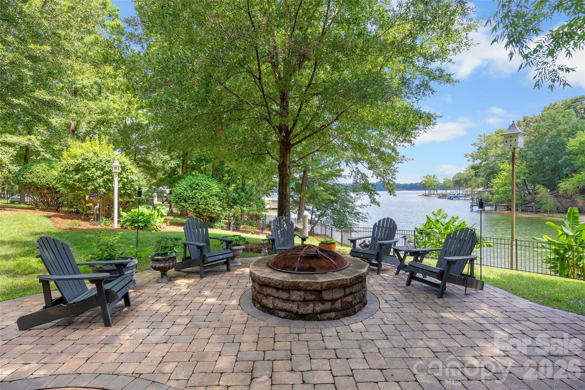 5301 Masons Ferry Road — Clover