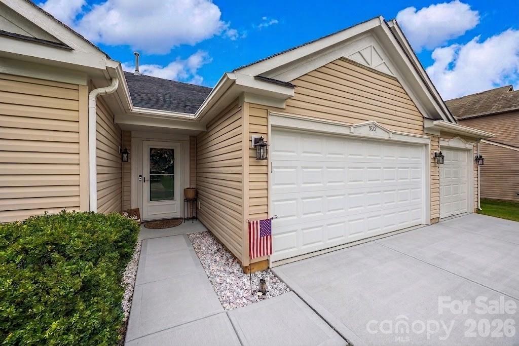 5022 Meanna Drive — Clover
