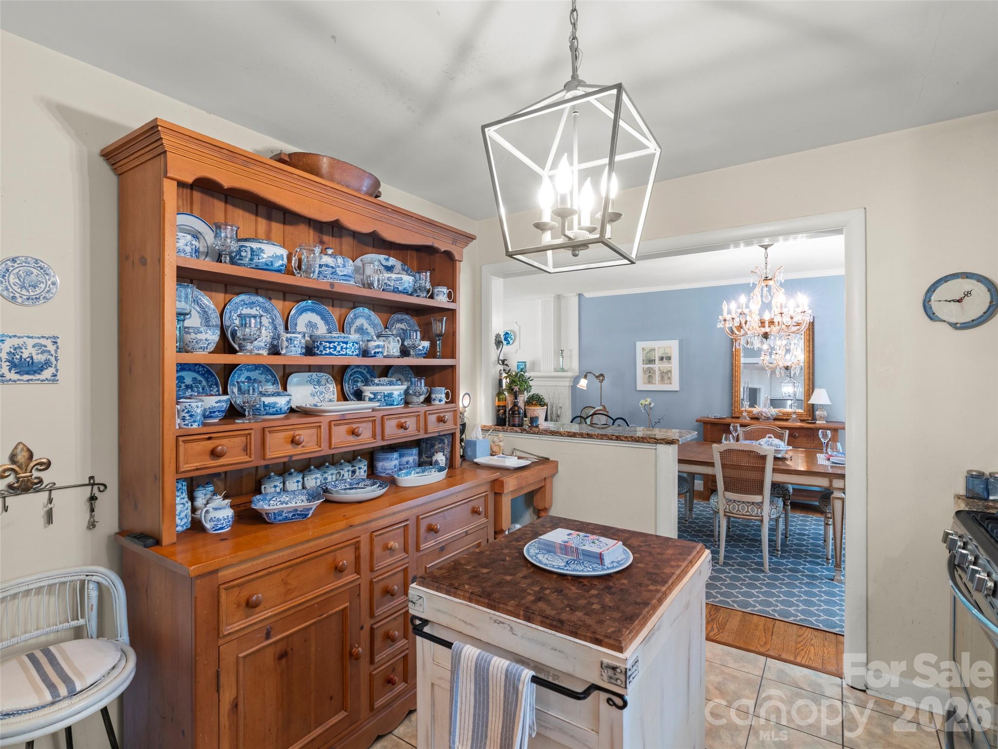 20 S Oak Forest Drive — Asheville