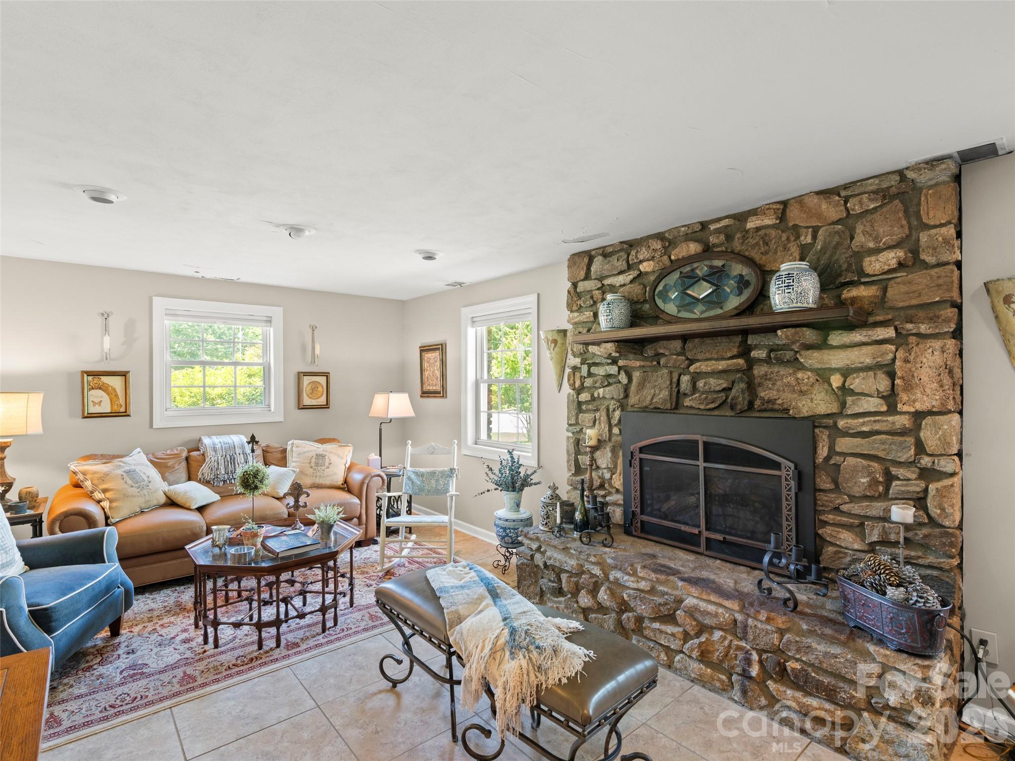 20 S Oak Forest Drive — Asheville