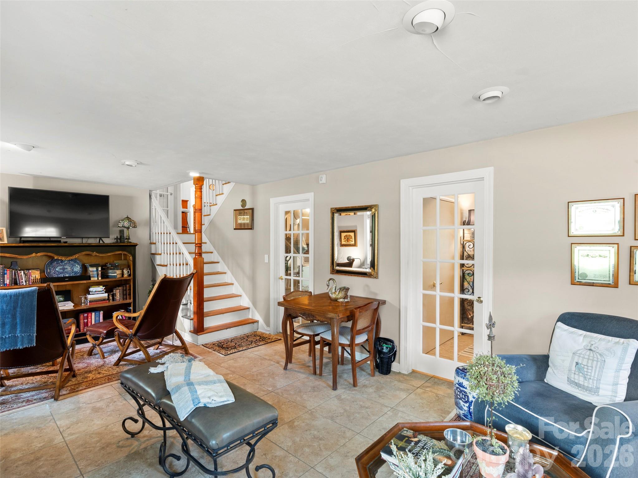 20 S Oak Forest Drive — Asheville