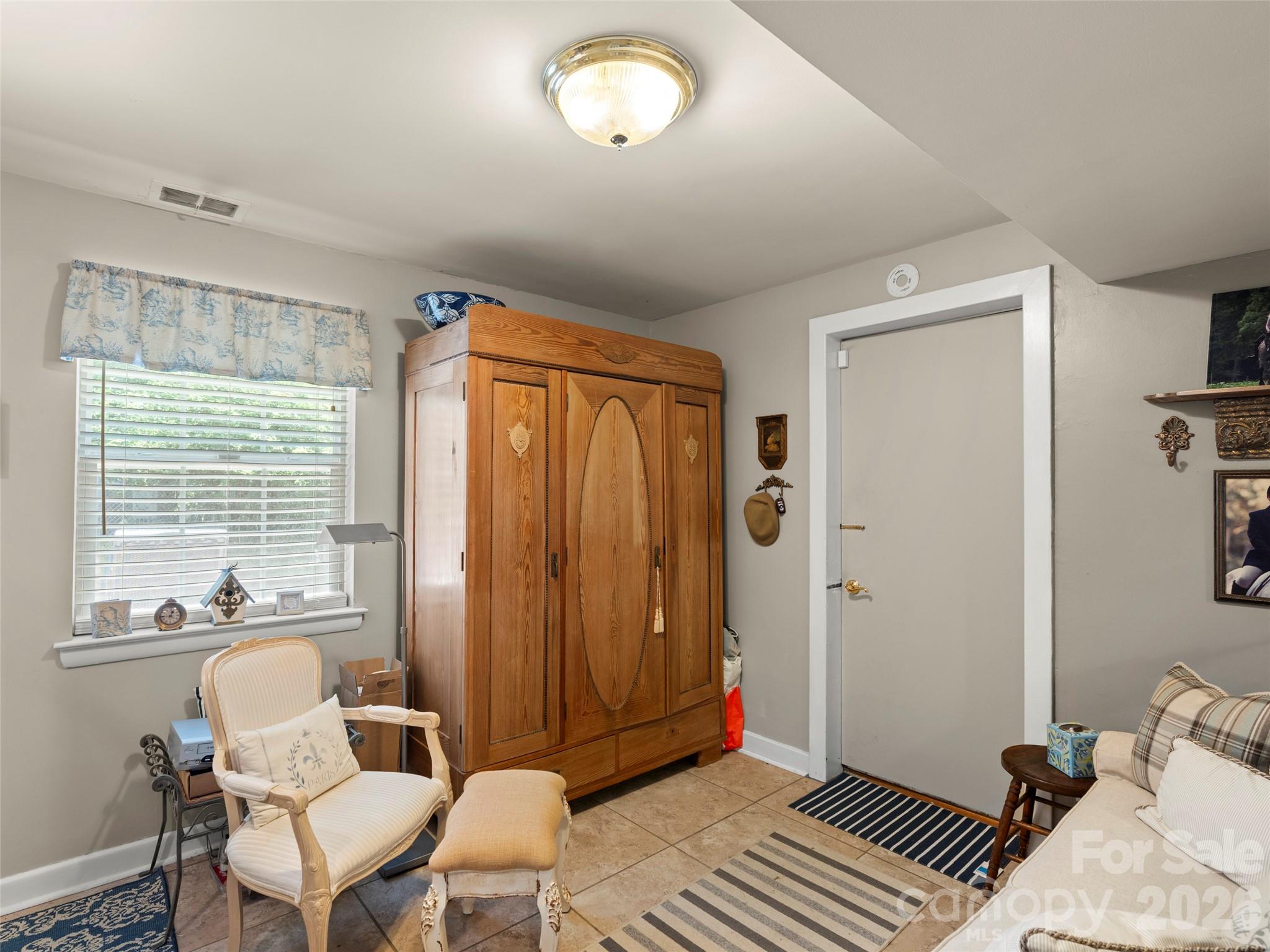 20 S Oak Forest Drive — Asheville