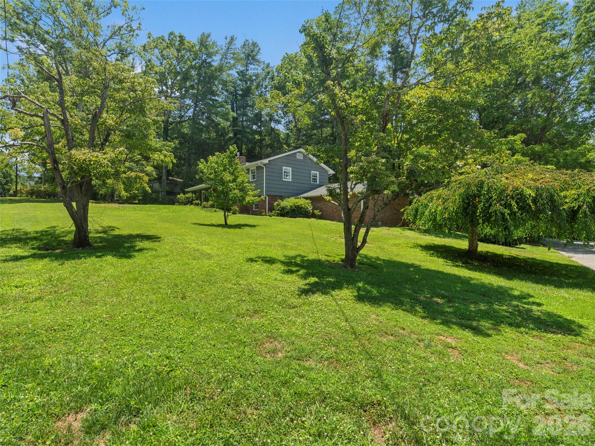 20 S Oak Forest Drive — Asheville