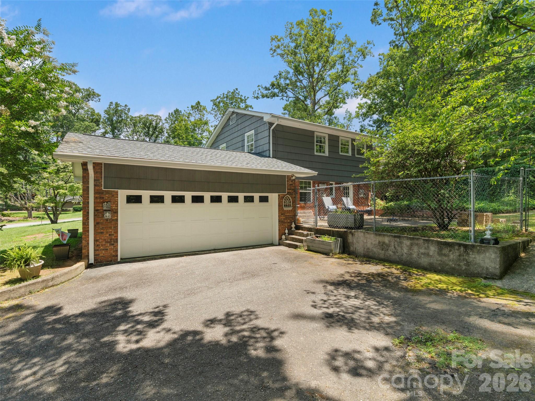 20 S Oak Forest Drive — Asheville