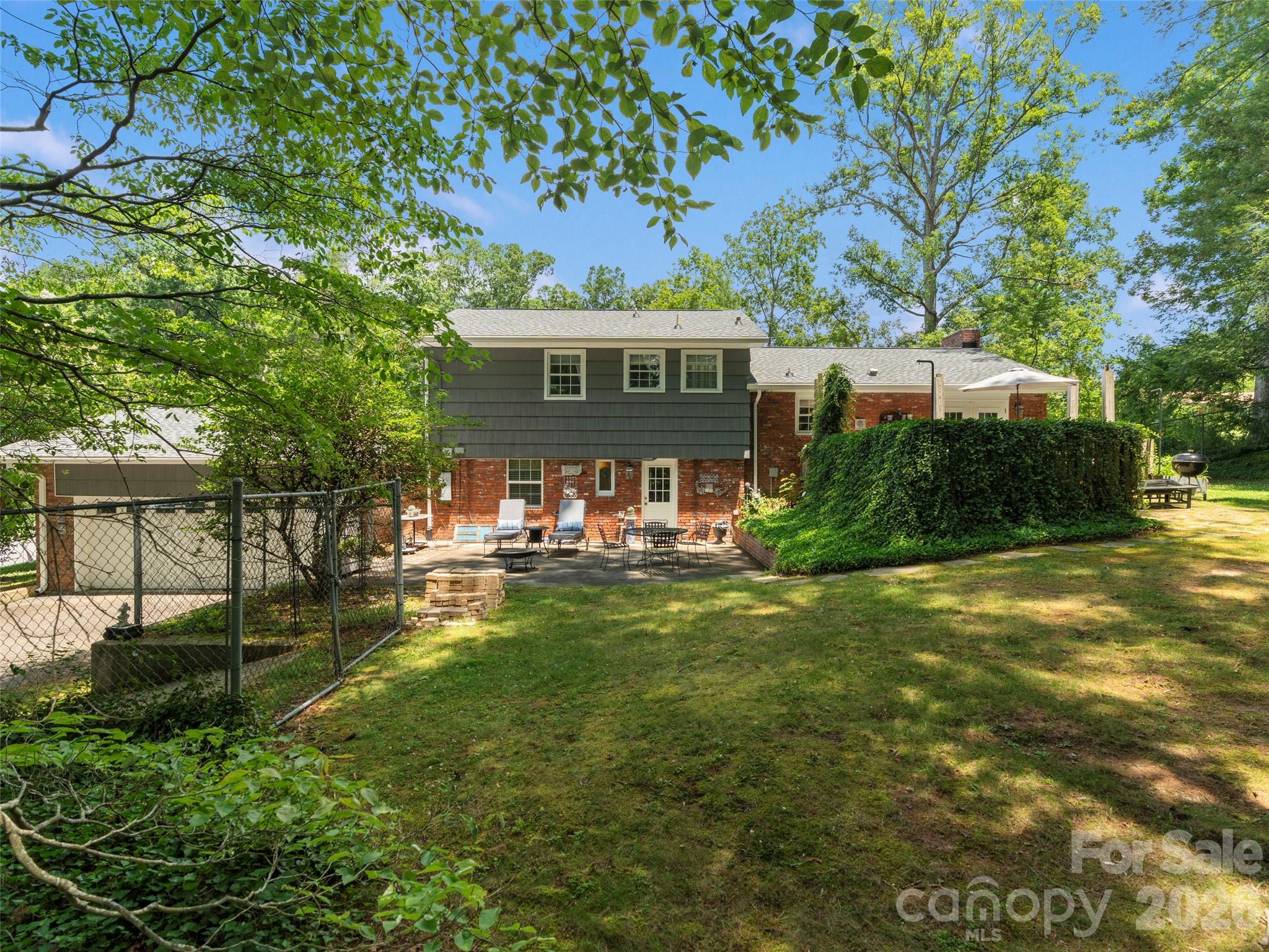20 S Oak Forest Drive — Asheville
